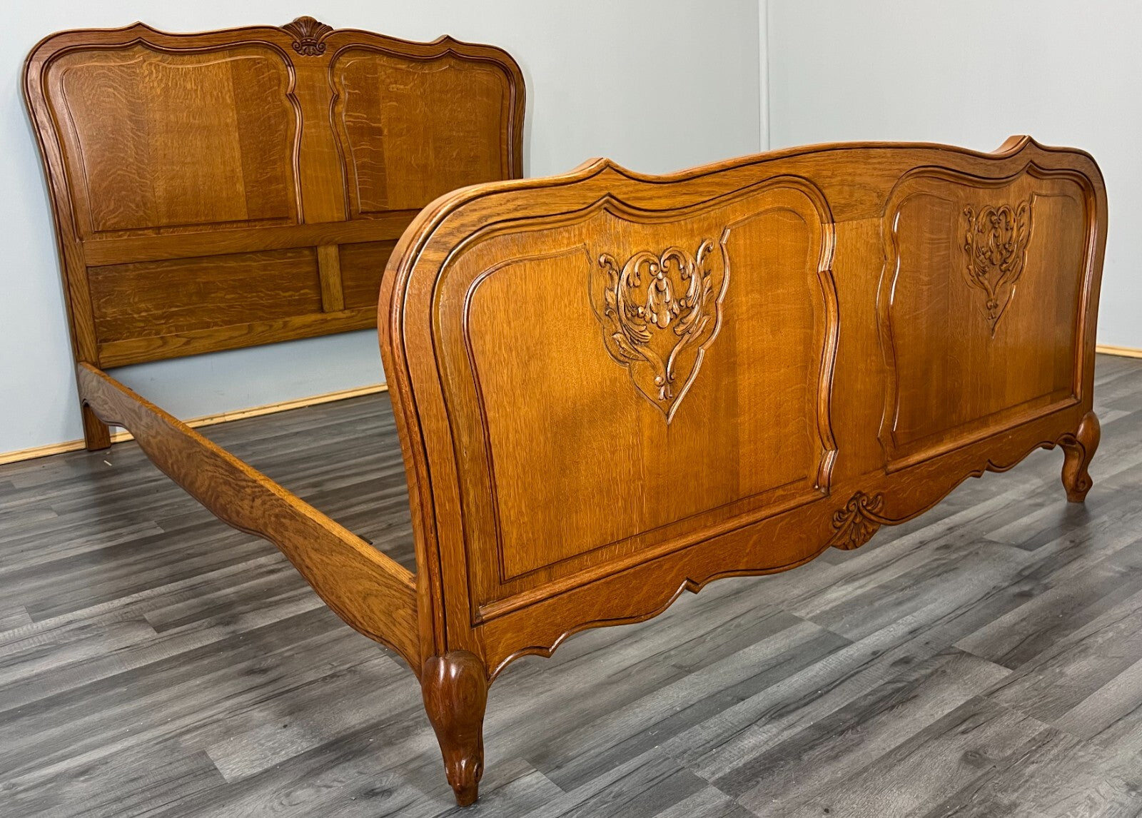 Bed Vintage French Louis XVI Oak Double Bed Frame Carved Headboard LOT 37911