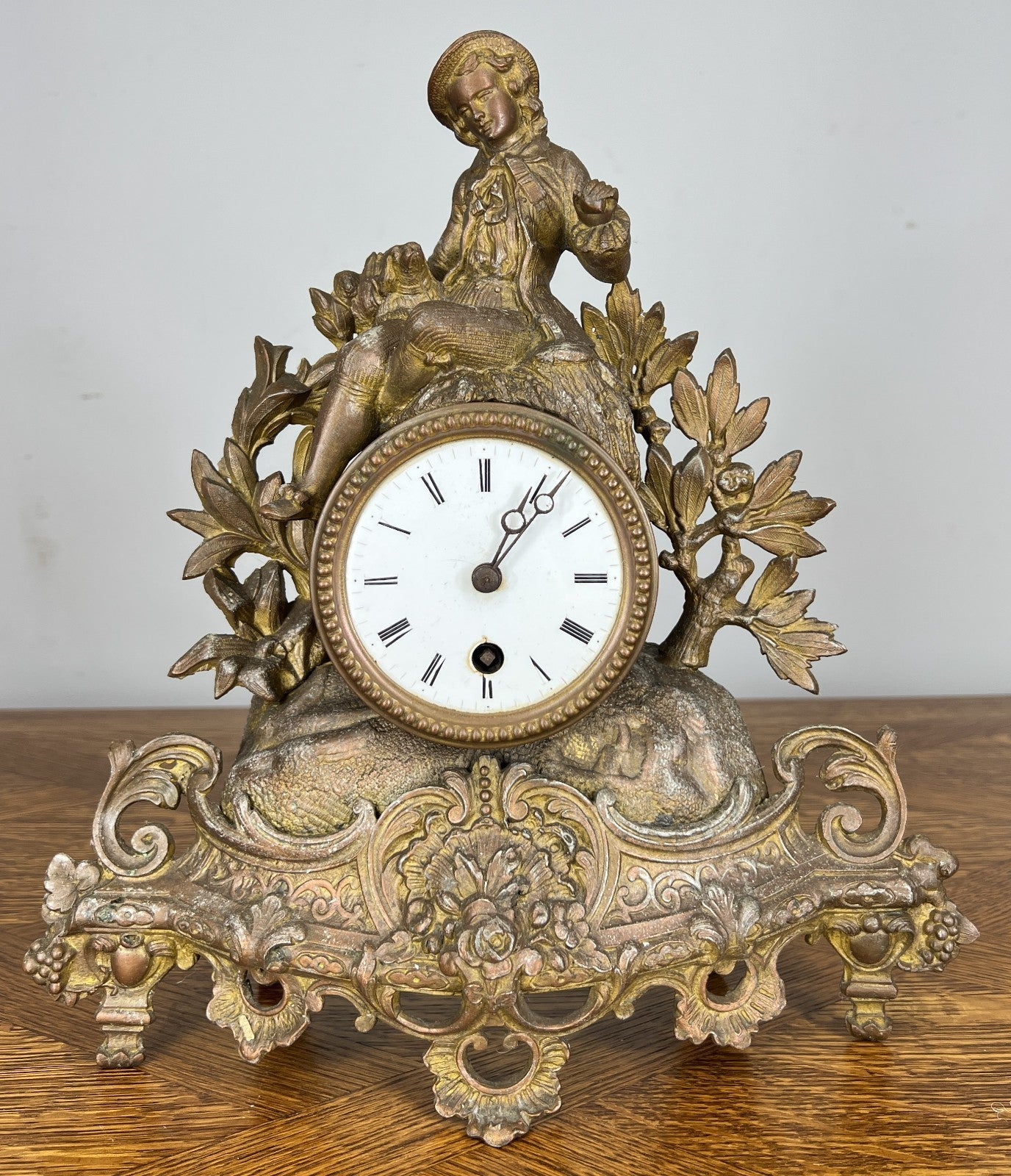 Clock Vintage French Style Mantel Clock with Matching Candelabras Set LOT 46802