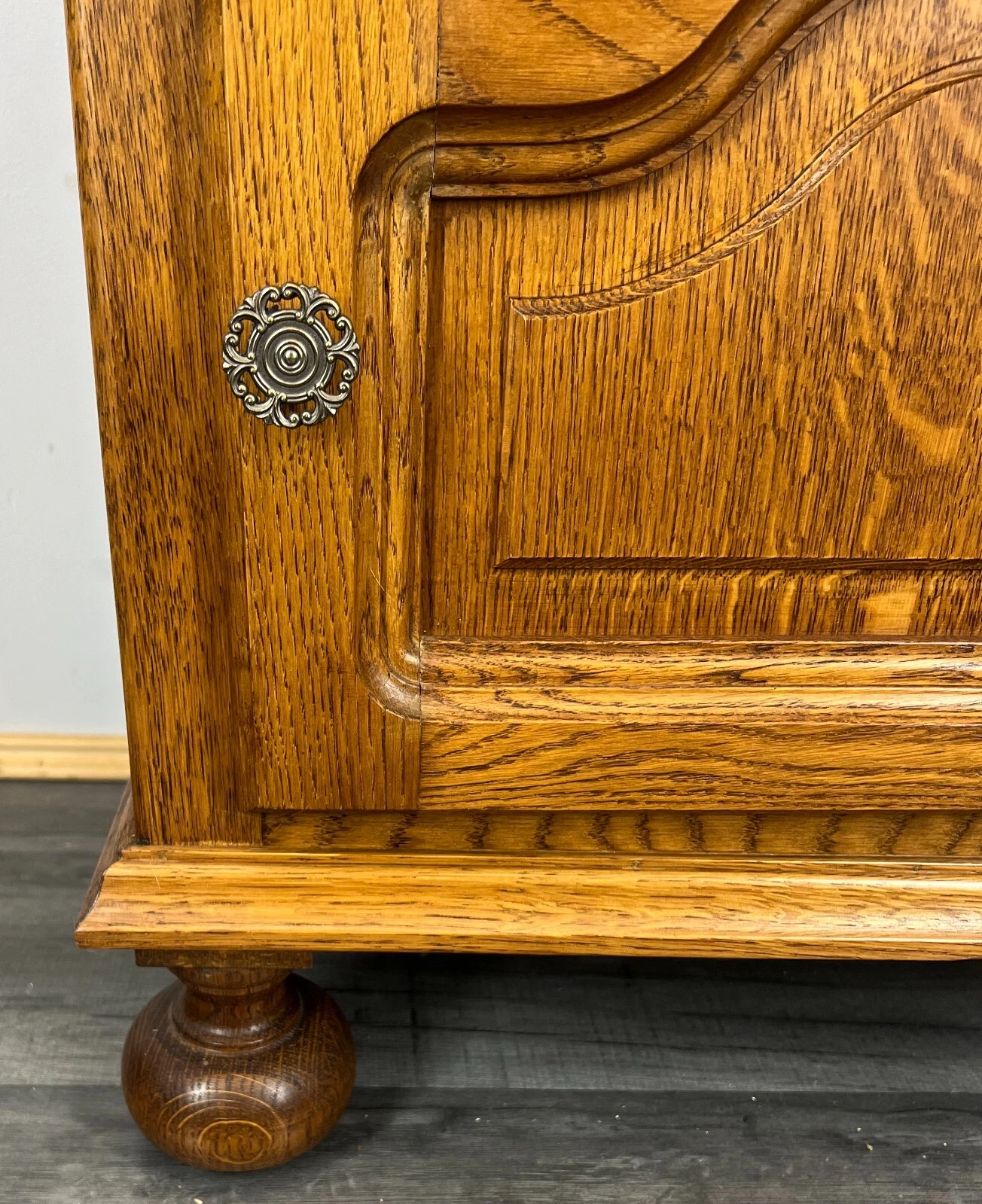 Pair of Bedside Tables Vintage French Nightstands Carved Cabinets LOT 31164
