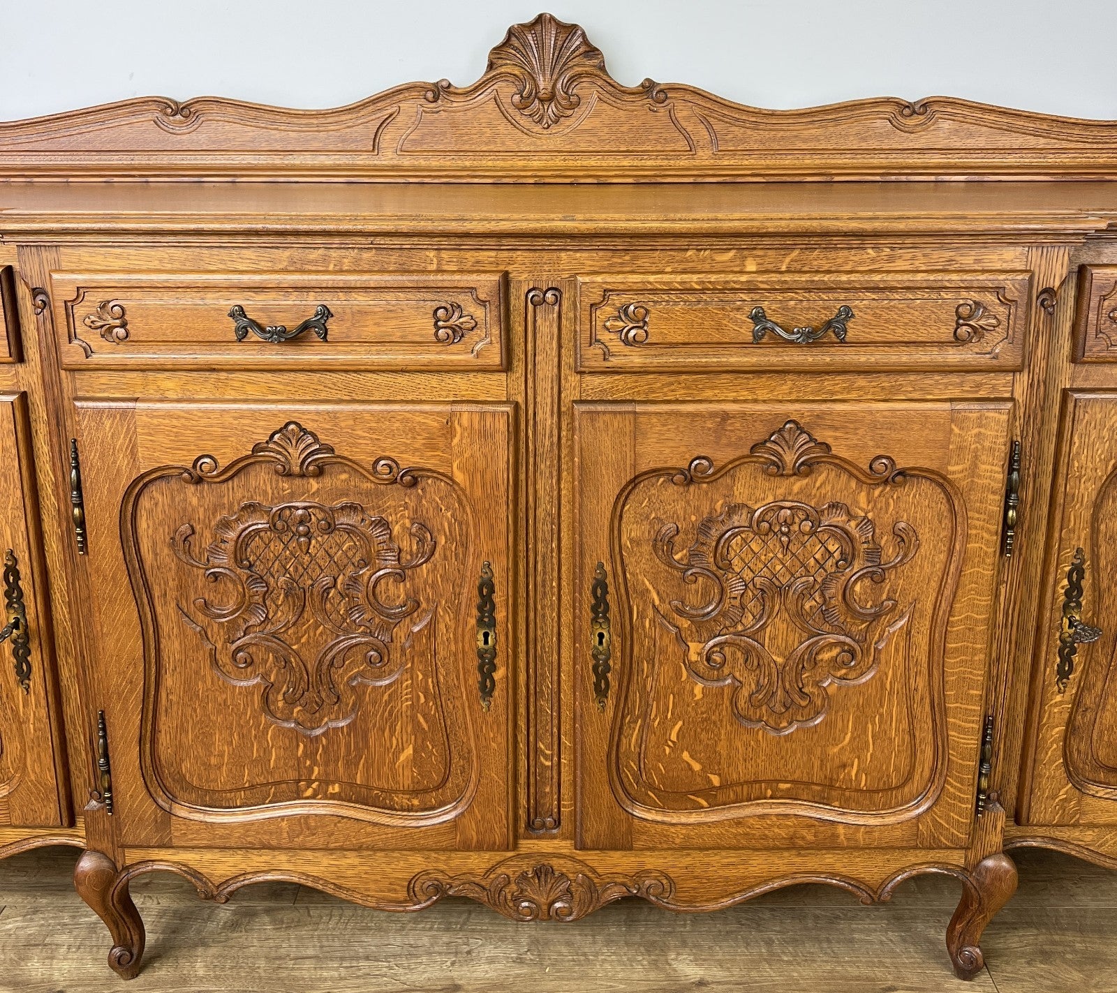 Sideboard Vintage French Louis Style Oak 4 Door Cupboard Carved Cabinet LOT 63638