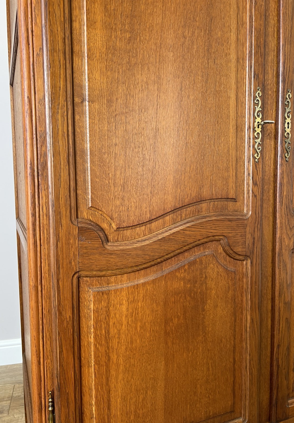 Wardrobe Vintage French Louis Style Oak Two Door Carved Armoire Cabinet LOT 61025