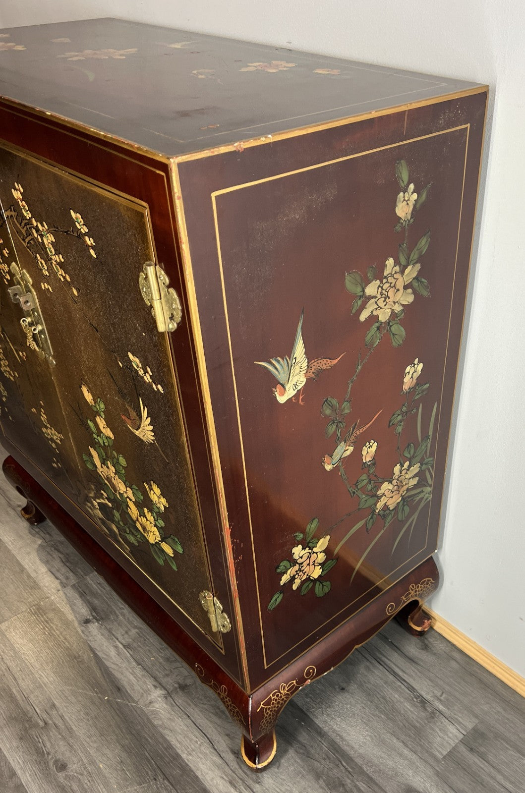 Cabinet Vintage Chinese Hand Painted Floral Bird Lacquer Sideboard LOT 439618