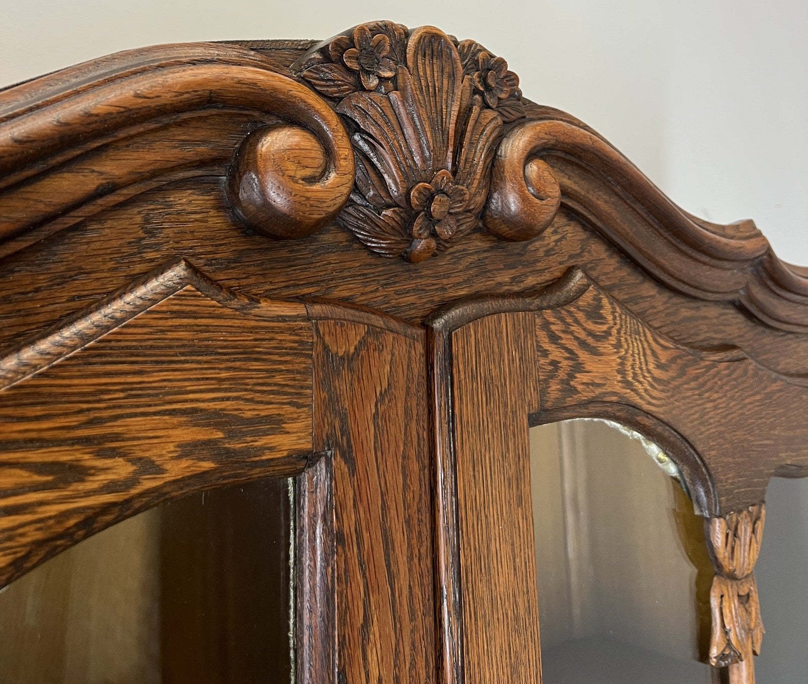 Bookcase Vintage French Louis XIV Style Oak Display Cabinet Sideboard LOT 44765