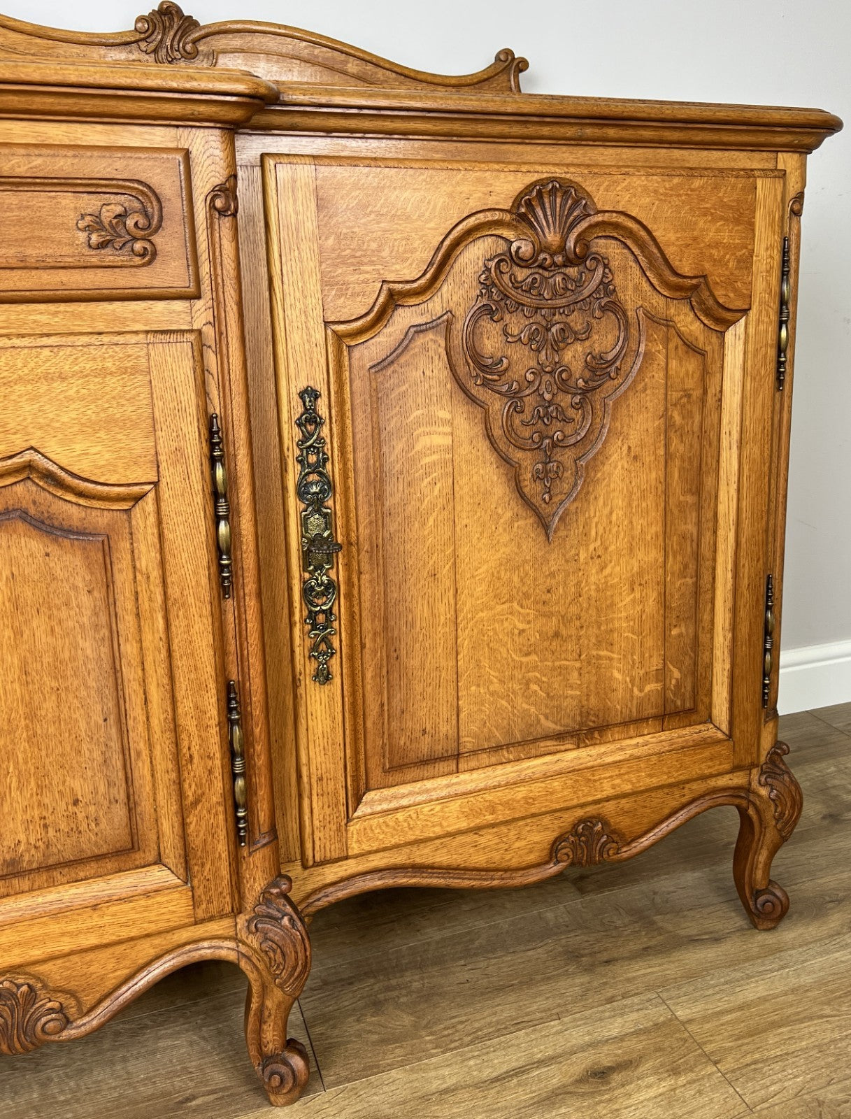Sideboard Vintage French Louis Style Oak 4 Door Cupboard Carved Cabinet LOT 63629
