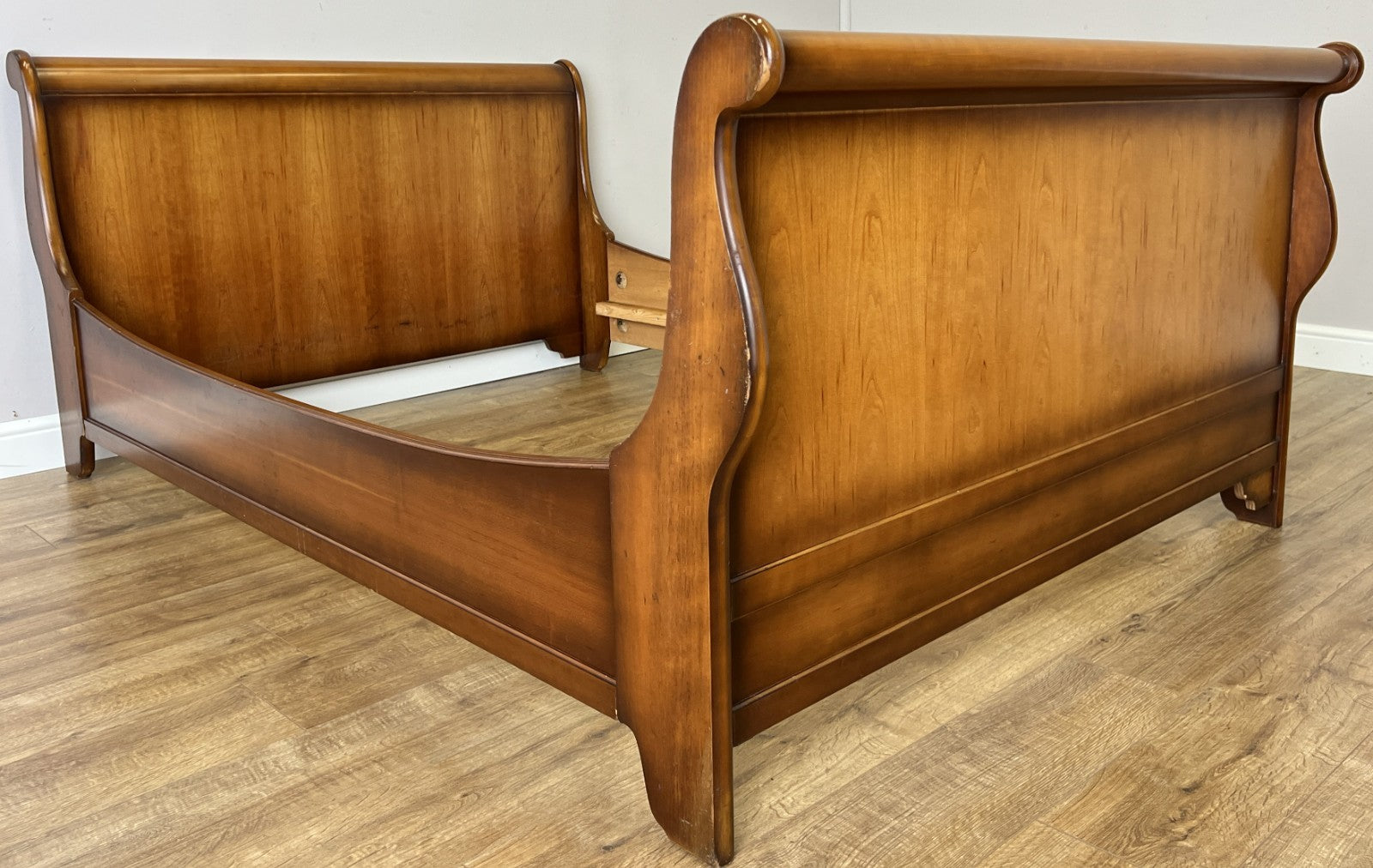 Bed Vintage French Style Sleigh Double Bed Frame Carved Headboard LOT 64110