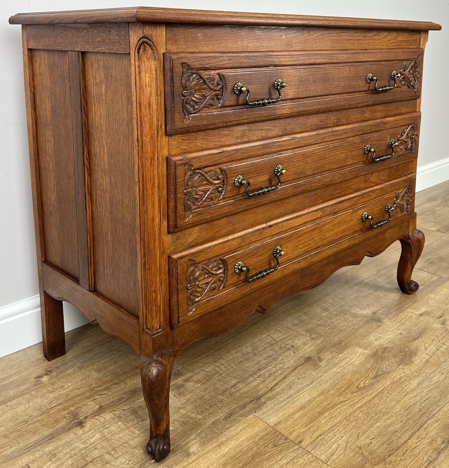 Chest of Drawers Vintage French Louis Oak 3 Drawers Carved Cabinet LOT 62533