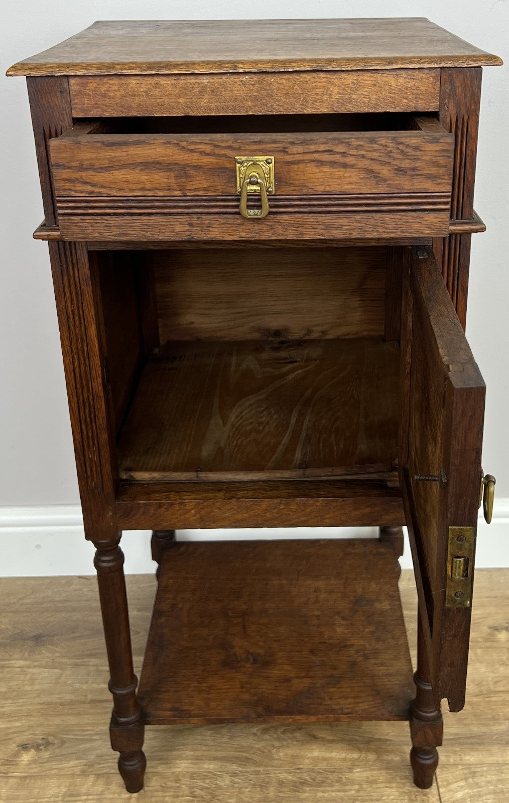Bedside Table Antique French Style Oak Cabinet Carved Nightstand LOT 63933
