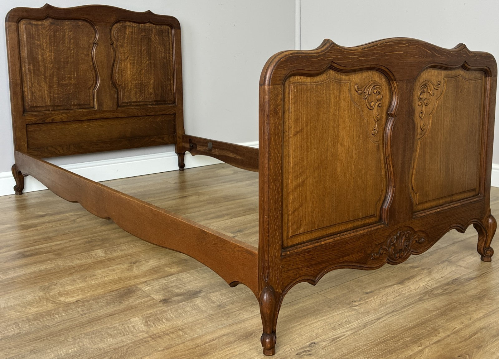 Bed Vintage French Louis XVI Oak Single Bed Frame Carved Headboard LOT 63893