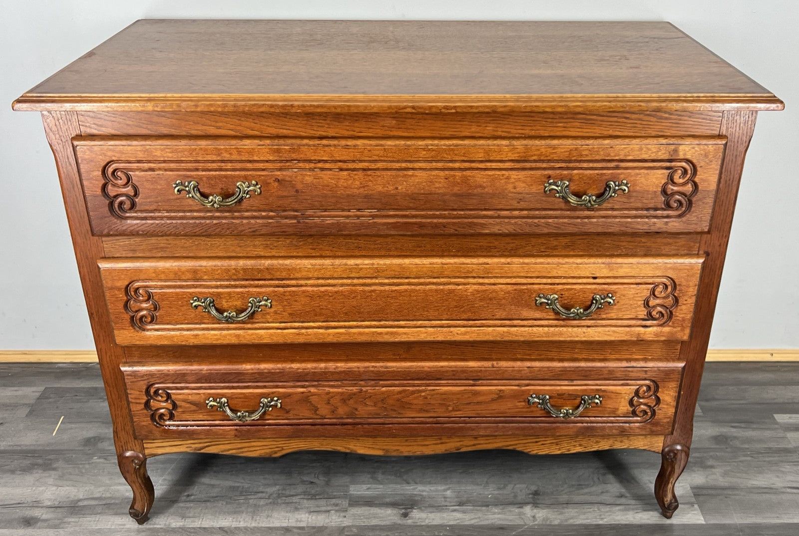Chest of Drawers Vintage French Louis Oak 3 Drawer Carved Cabinet LOT 44650