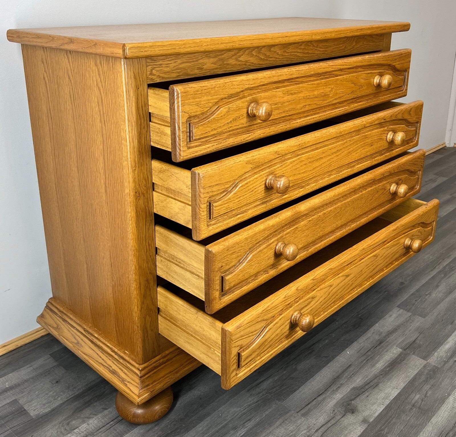 Chest of Drawers Vintage French Style 4 Drawer Cabinet Carved Sideboard LOT 31909