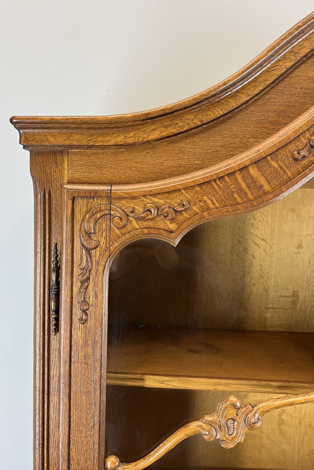 Bookcase Vintage French Louis XIV Oak Display Cabinet Carved Sideboard LOT 45783