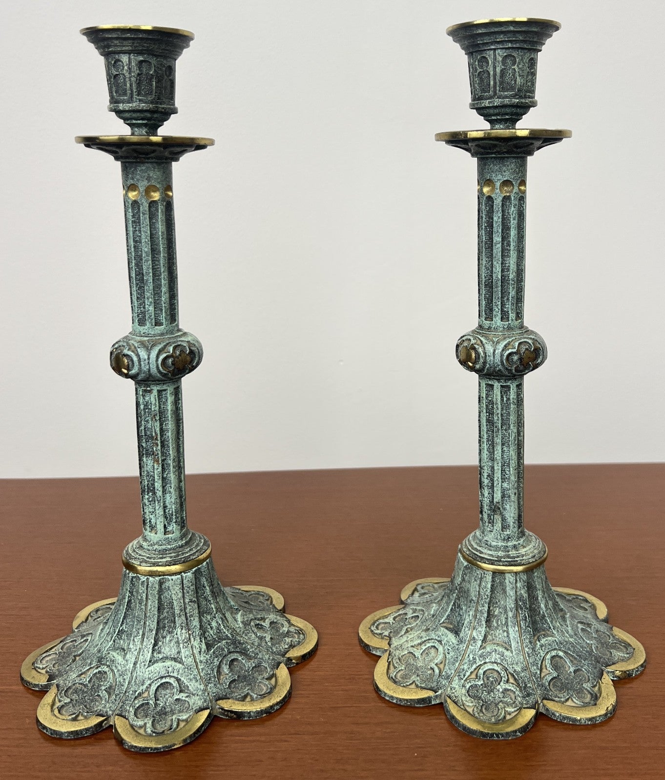 Crucifix Vintage Style Ornate Religious Cross With Candleholders Set LOT 49567