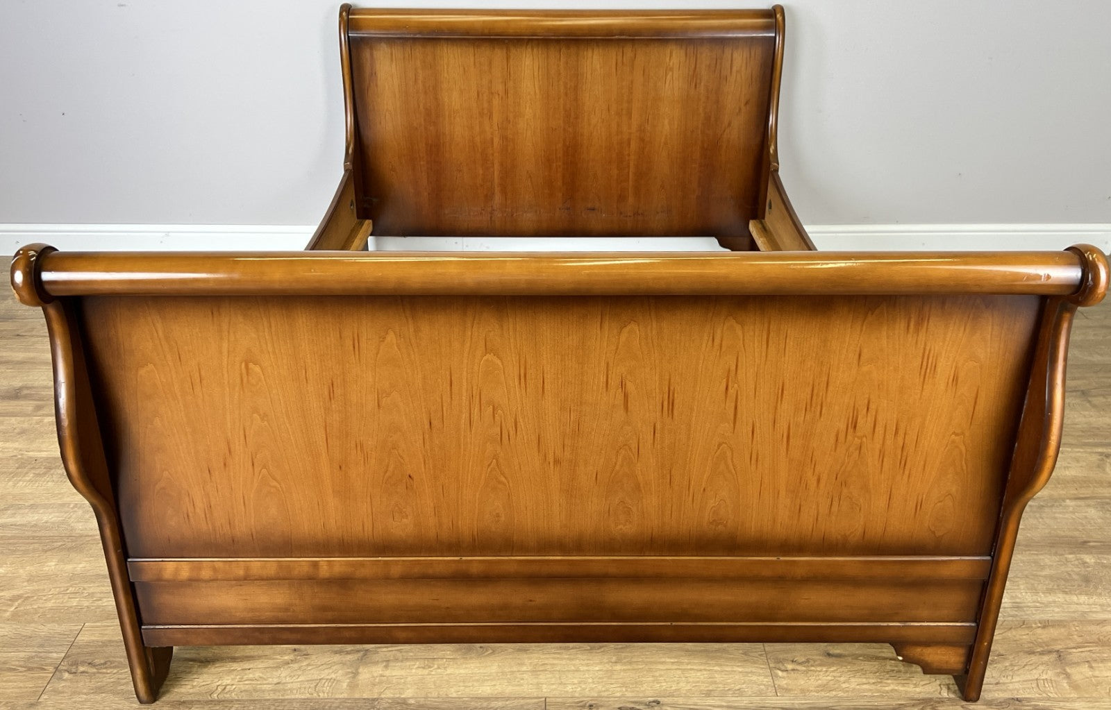 Bed Vintage French Style Sleigh Double Bed Frame Carved Headboard LOT 64111
