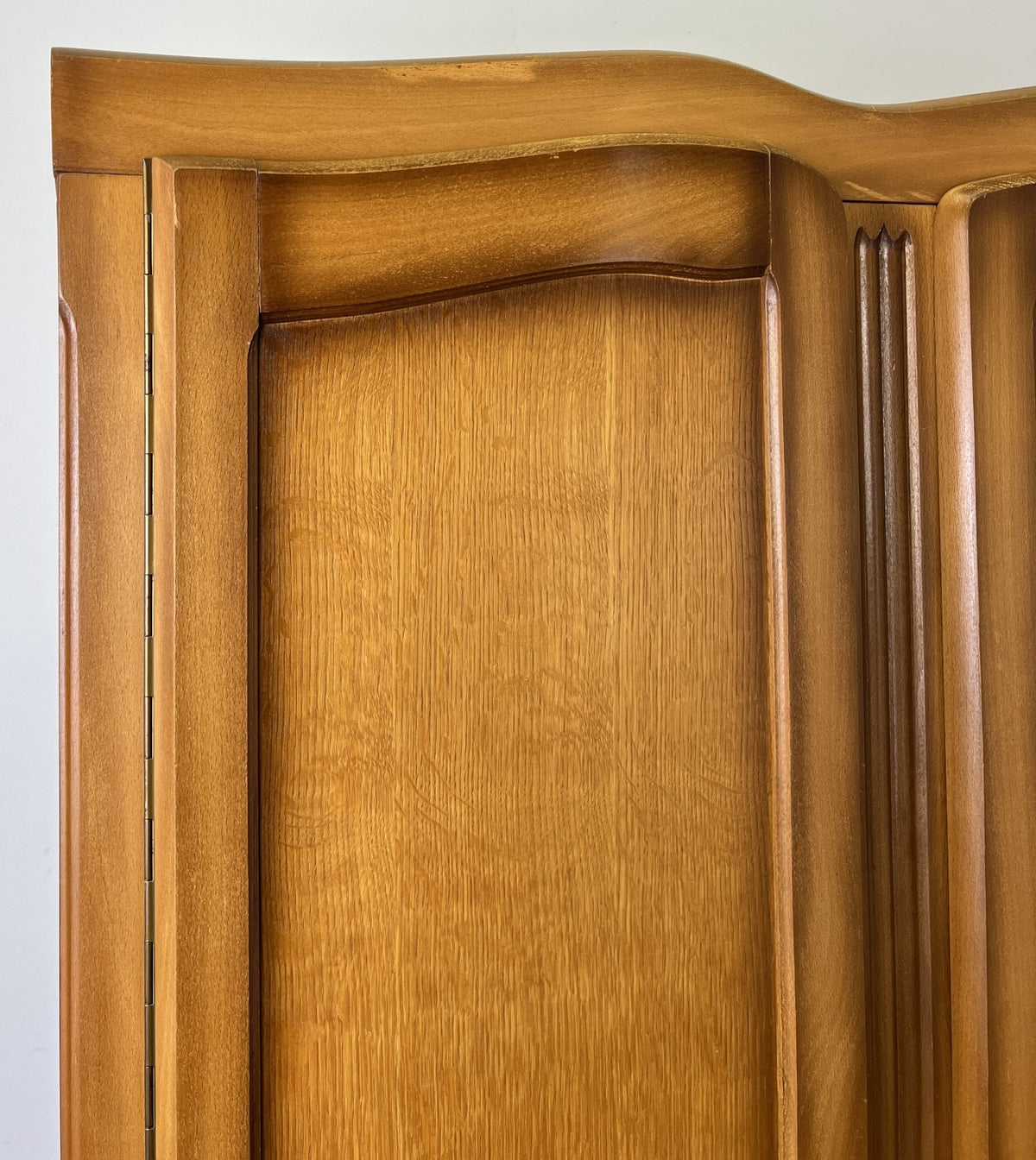 Wardrobe Vintage French Louis Oak Triple Door Carved Armoire Cabinet LOT 6534