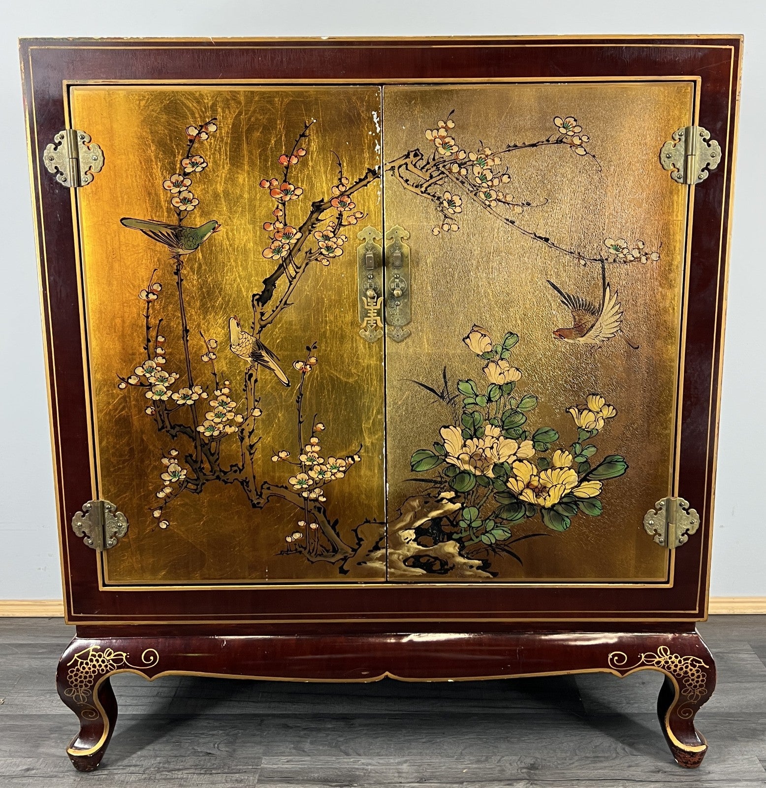 Cabinet Vintage Chinese Hand Painted Floral Bird Lacquer Sideboard LOT 43962
