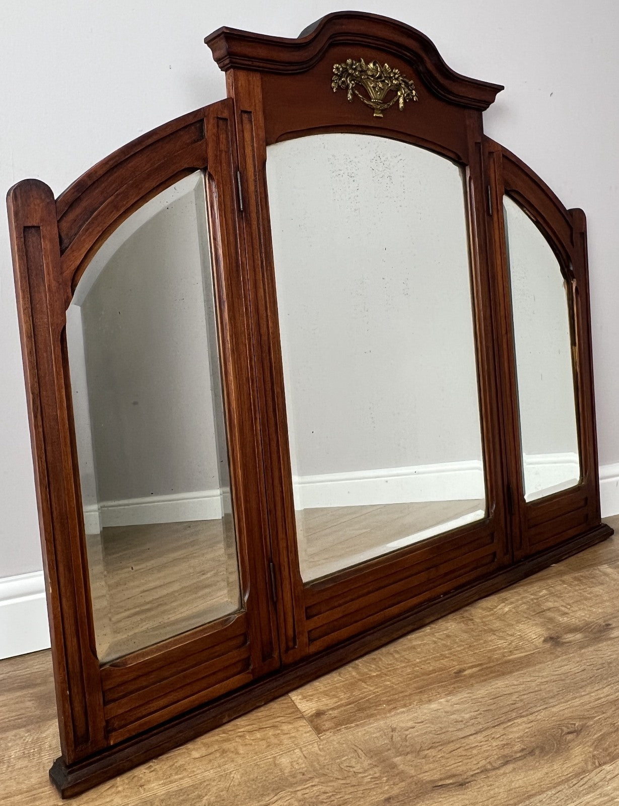 Mirror Antique French Style Walnut Triple Folding Dressing Table Mirror LOT 61390