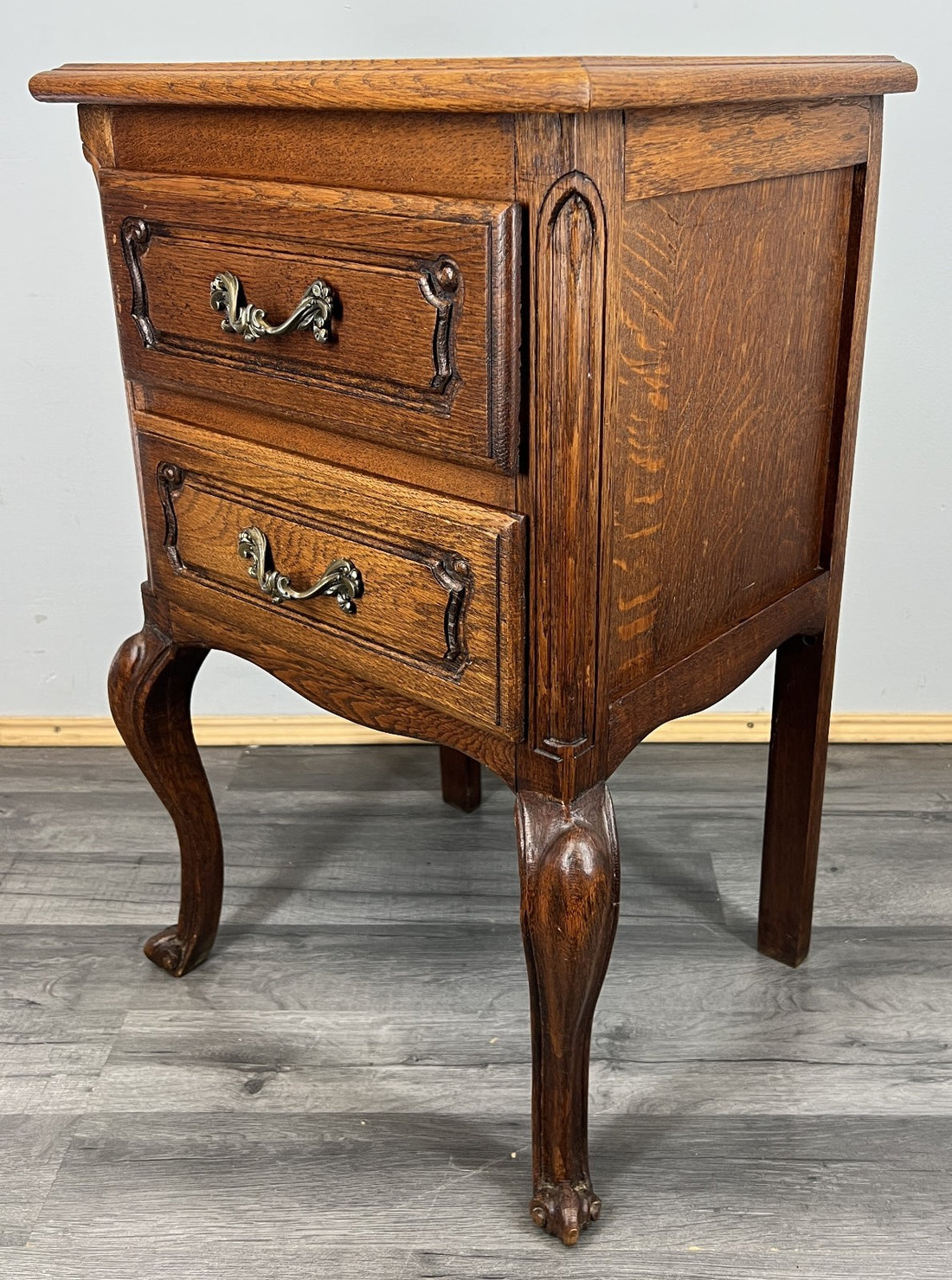 Bedside Table Vintage French Louis XVI Oak Carved Nightstand Cabinet LOT 46950