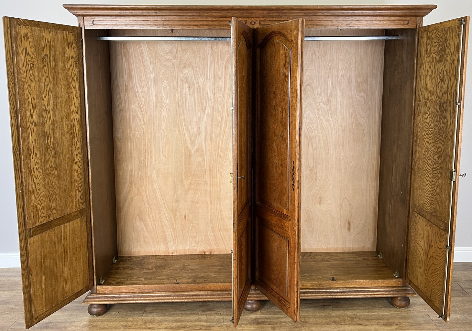 Wardrobe Vintage French Style Oak Four Door Carved Armoire Cabinet LOT 61587