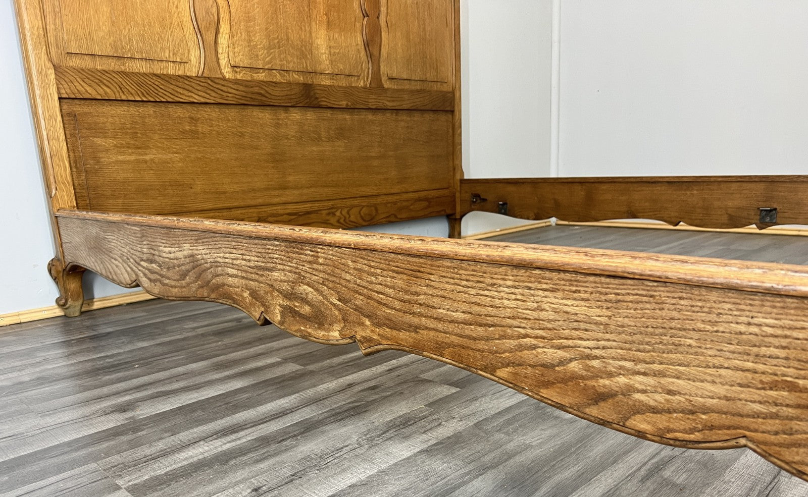 Bed Vintage French Louis XVI King Size Bed Frame Oak Carved Headboard LOT 470110