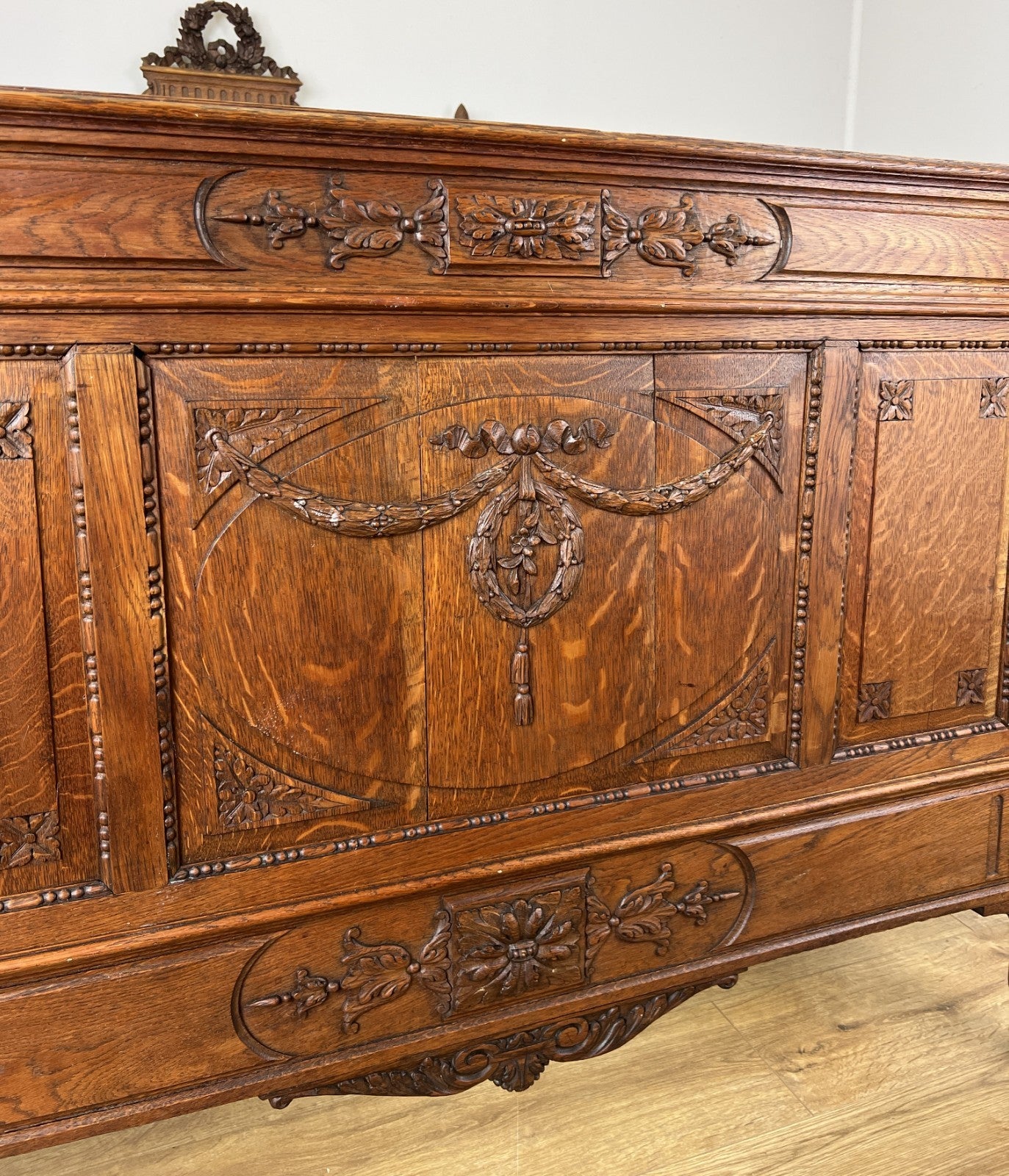 Bed Antique French Style Oak Double Bed Frame Carved Headboard LOT 61518
