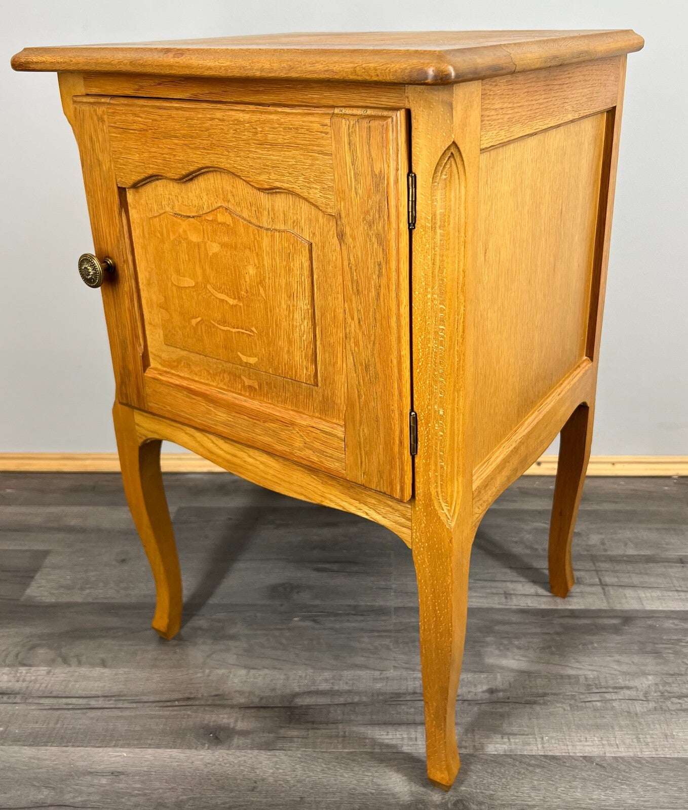 Bedside Table Vintage French Louis XVI Style Oak Cabinet Nightstand LOT 37282