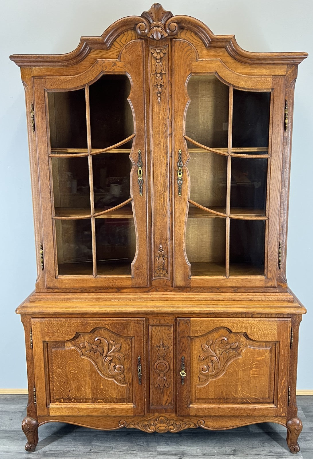 Bookcase Vintage French Louis XIV Style Oak Display Cabinet Sideboard LOT 44810
