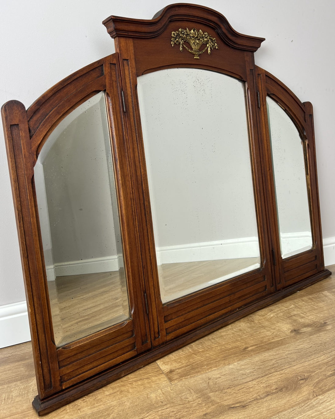 Mirror Antique French Style Walnut Triple Folding Dressing Table Mirror LOT 61390