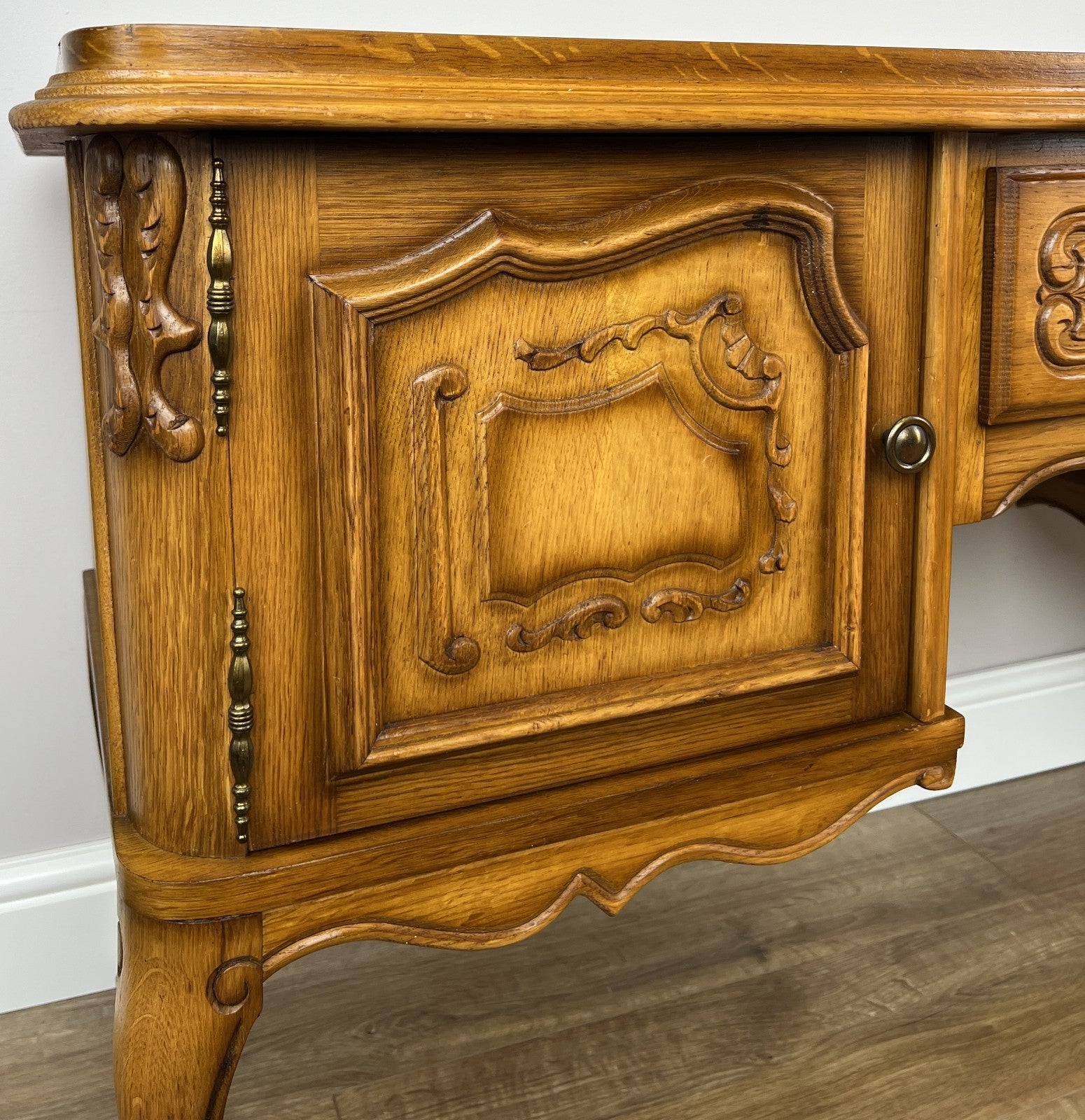 Sideboard Vintage French Louis Style Carved Cupboard TV Stand Cabinet LOT 62716