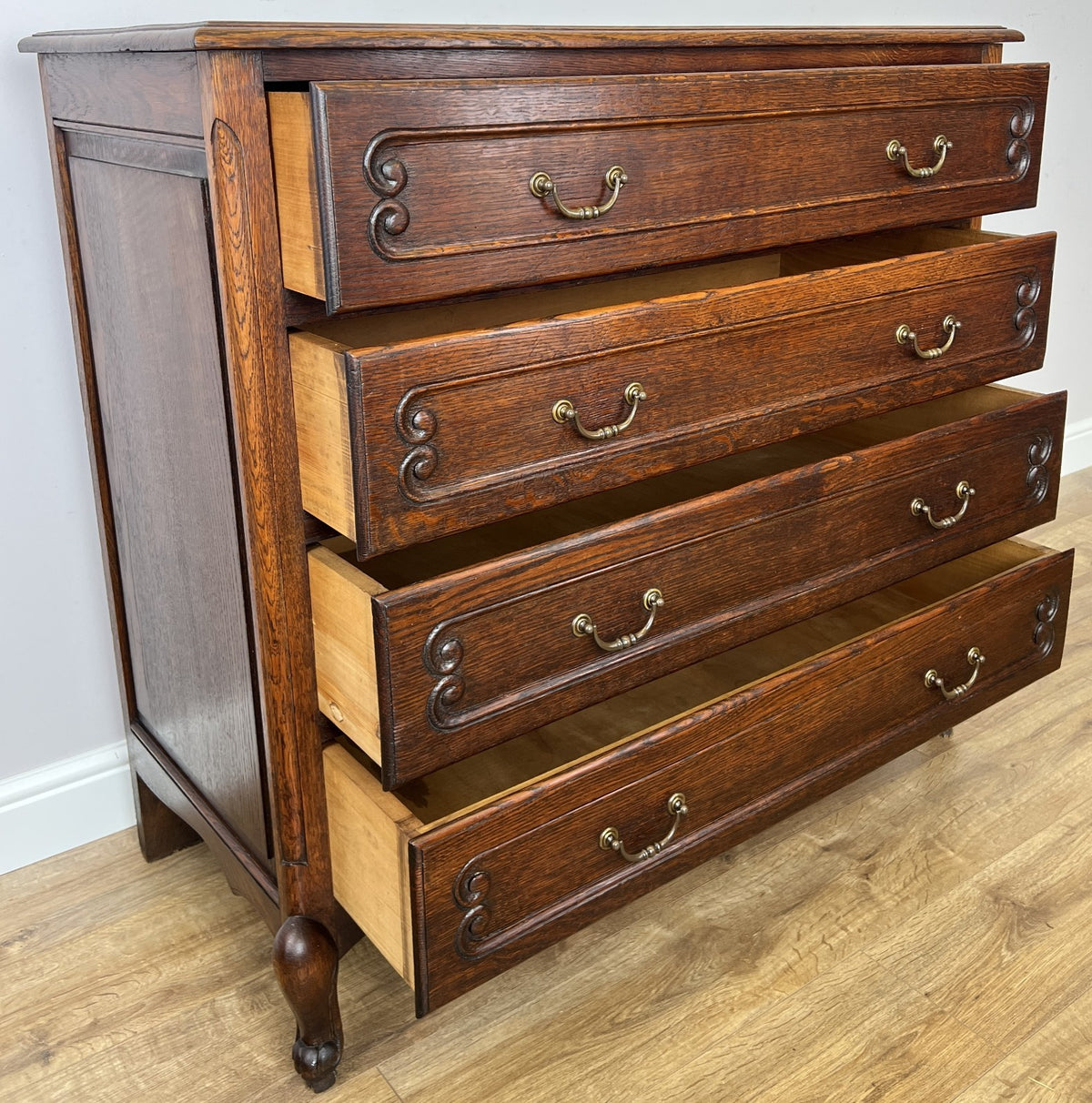 Chest of Drawers Vintage French Louis Oak 4 Drawers Carved Cabinet LOT 6527