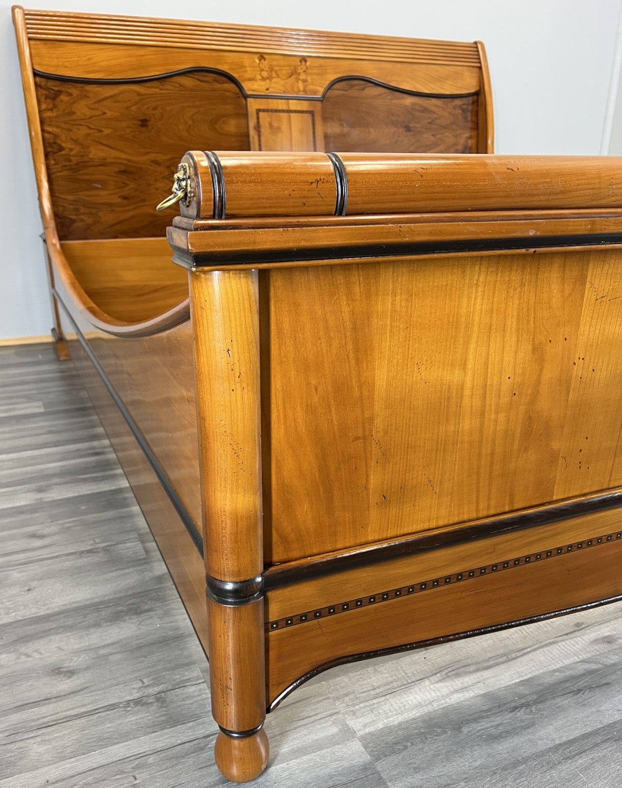 Bed Vintage French Ehalt Super King Size 180cm x 200cm Walnut Bed Frame LOT 46115