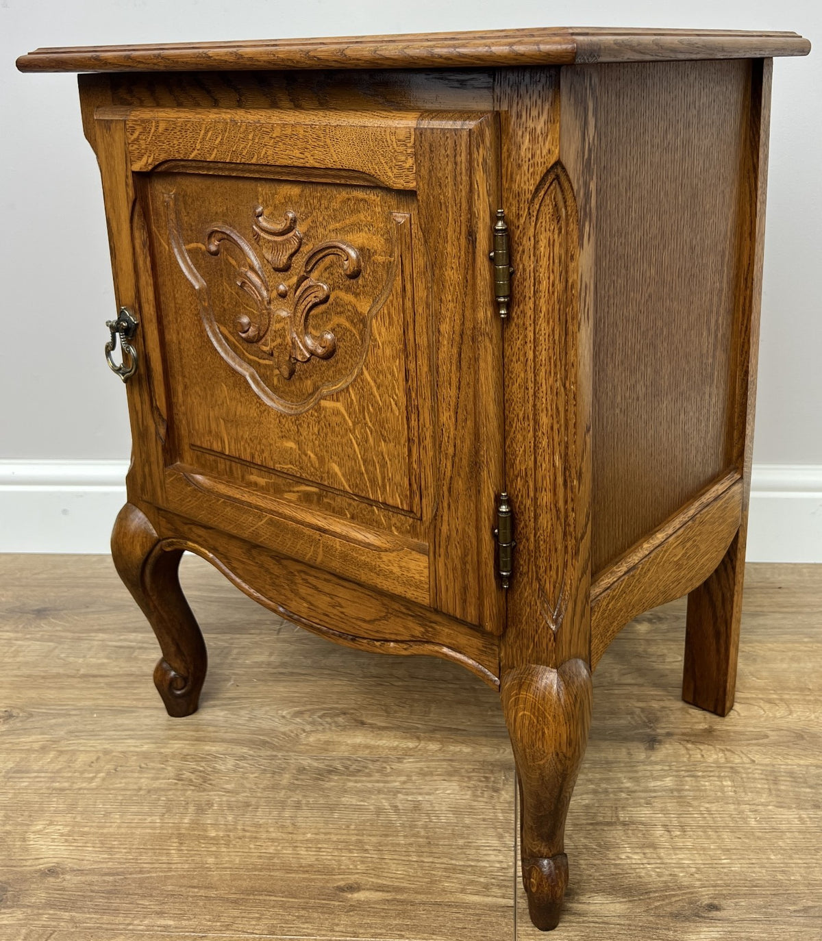 Bedside Table Vintage French Louis Style Oak Nightstand Carved Cabinet LOT 63002