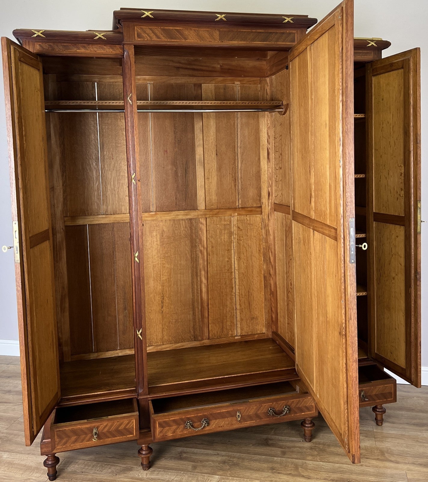 Wardrobe Antique French Style Three Door Inlaid Burr Mirrored Armoire LOT 616312