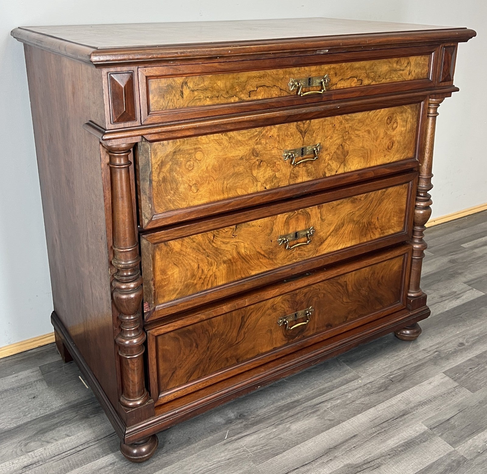 Chest of Drawers Antique French Burr Style 4 Drawers Carved Cabinet LOT 44971