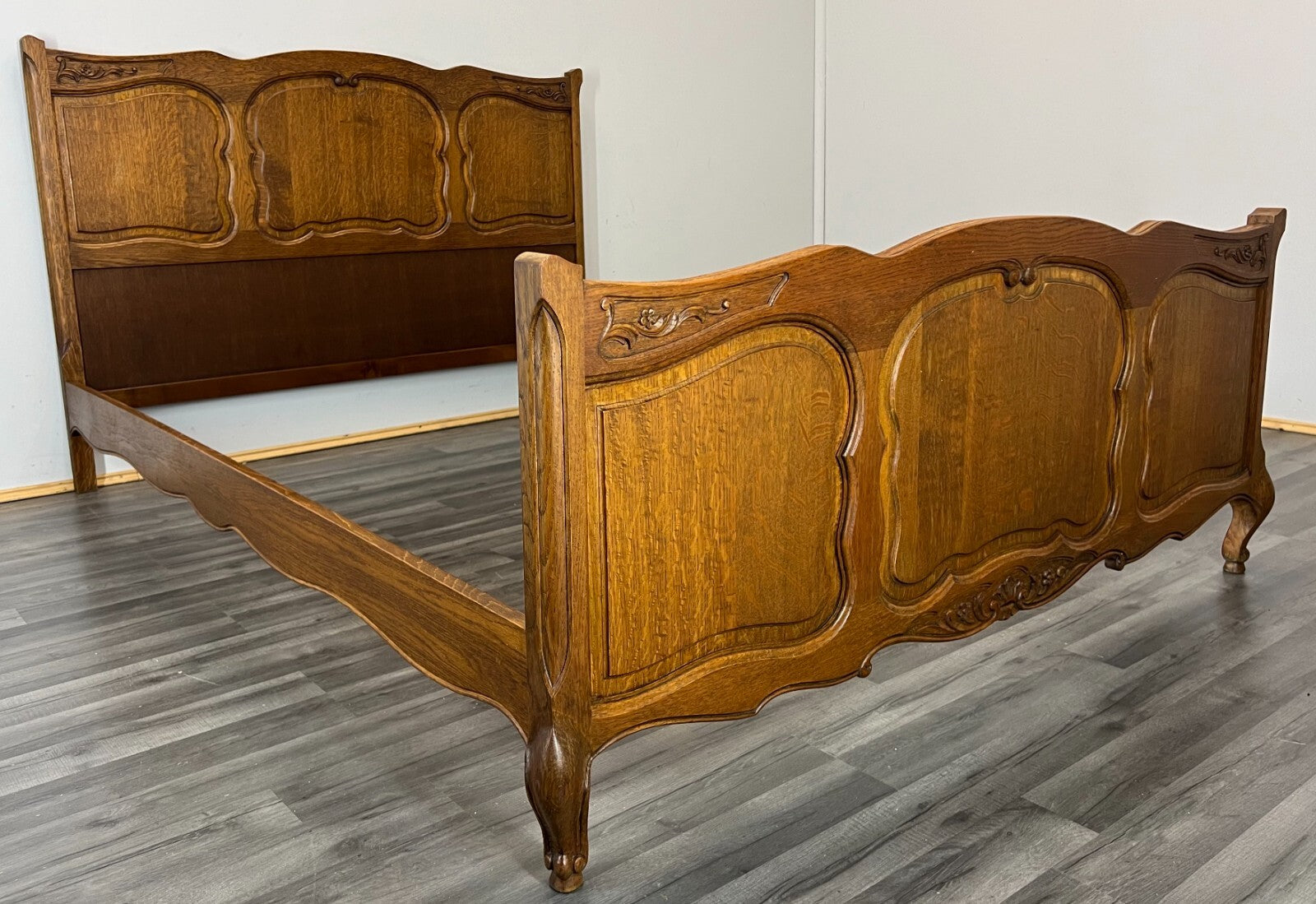 Bed Vintage French Louis XVI Double Bed Frame Oak Carved Headboard LOT 32632