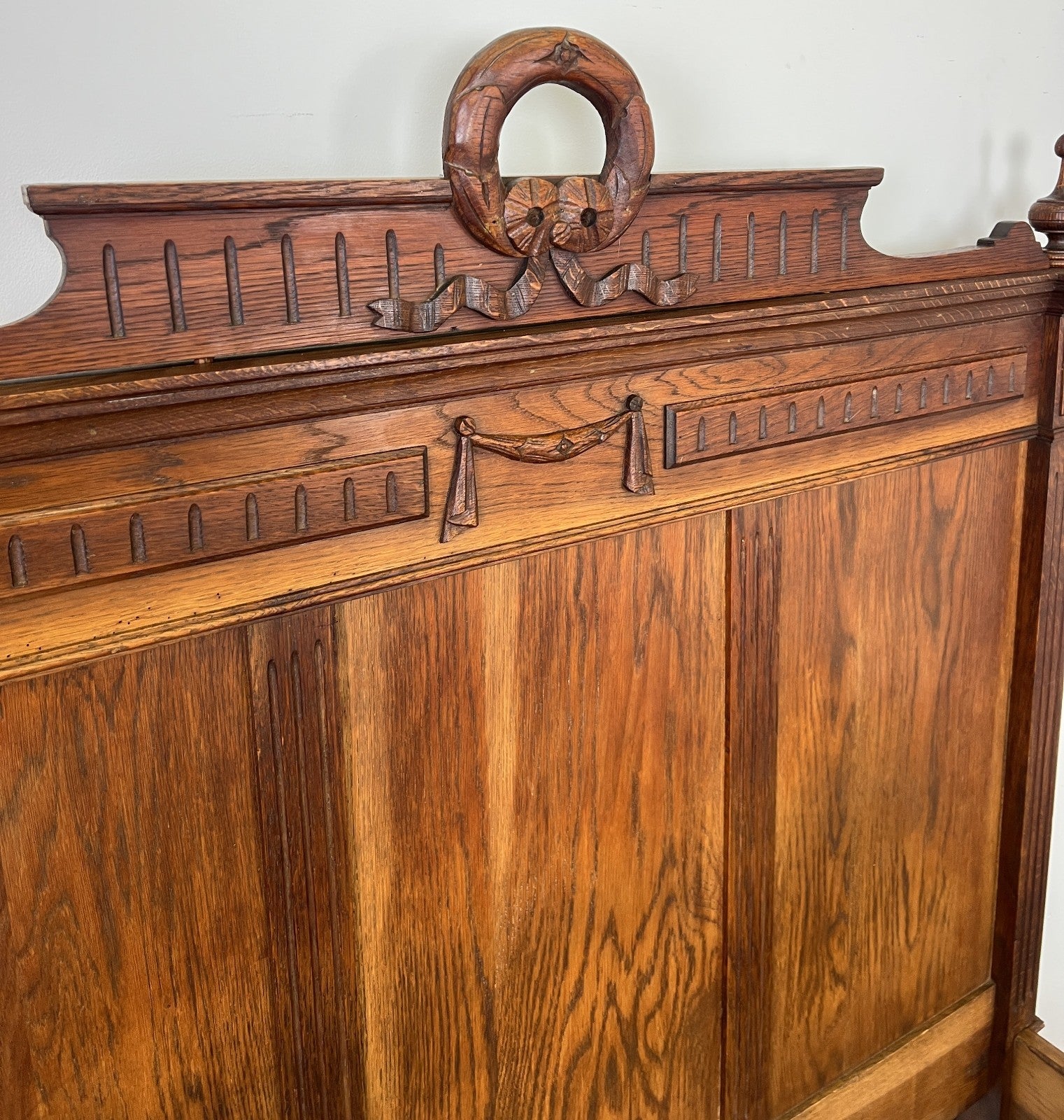 Bed Antique French Style Oak Double Bed Frame Carved Headboard LOT 609414