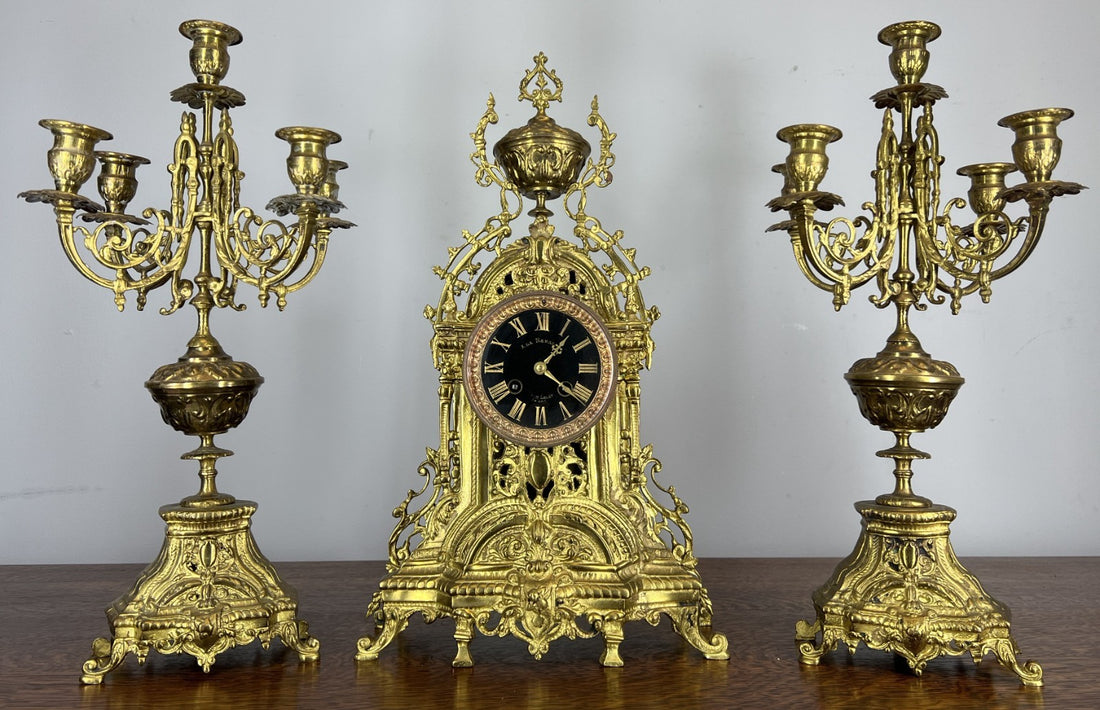 Clock Vintage French Style Brass Ornate Mantel Clock Candelabra Set LOT 47730