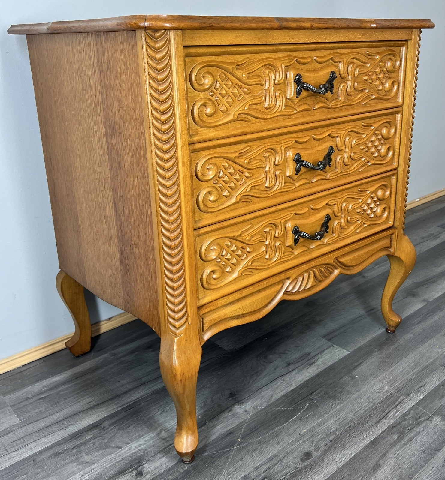 Chest of Drawers Vintage French Louis XVI 3 Drawers Ornate Cabinet LOT 44322