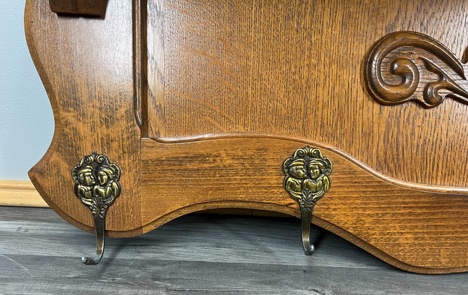 Coat Rack Antique French Oak Carved Wall Coat Hanger 5 Brass Hooks LOT 35064