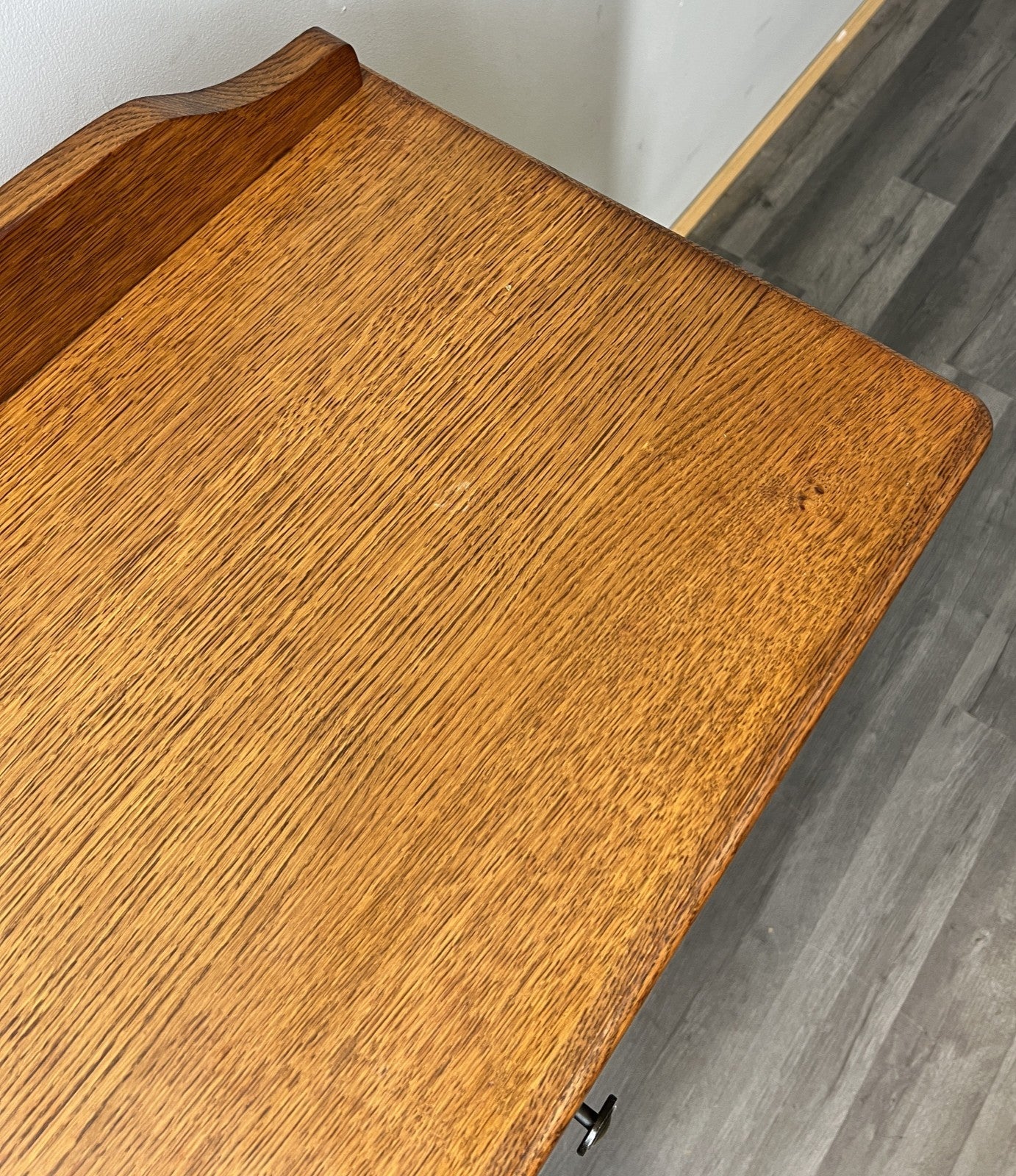 Cabinet Vintage French Louis XIV Oak Sideboard with Carved Cupboard LOT 456910