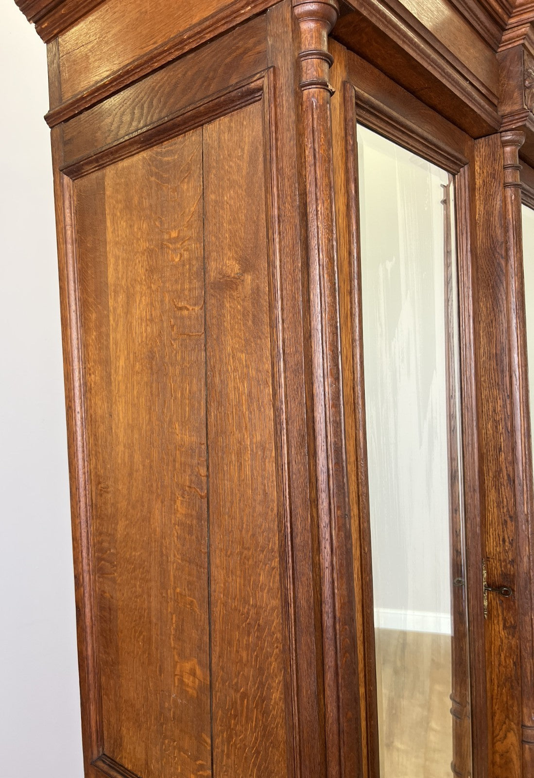 Wardrobe Antique French Style Oak Three Door Carved Mirrored Armoire LOT 623110