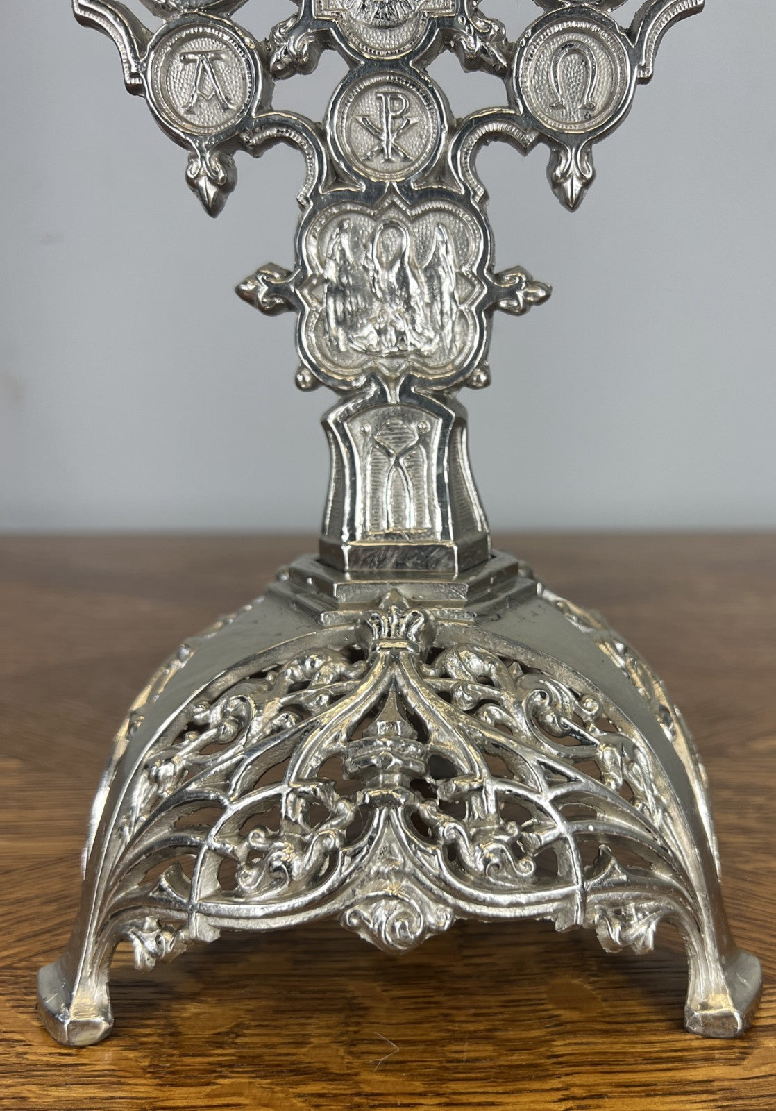 Crucifix Vintage French Style Religious Cross Ornate Stand LOT 46527