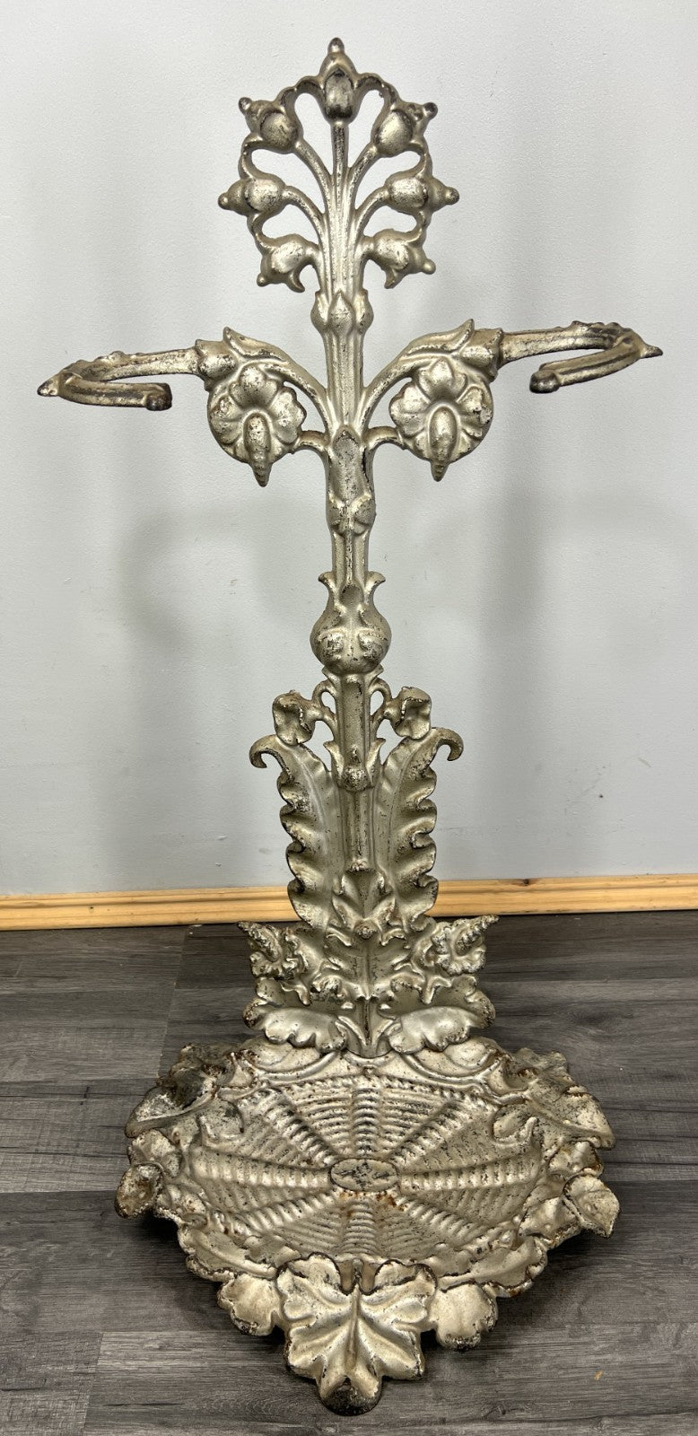 Umbrella Stand Vintage French Style Metal Ornate Hallway Stand LOT 47491