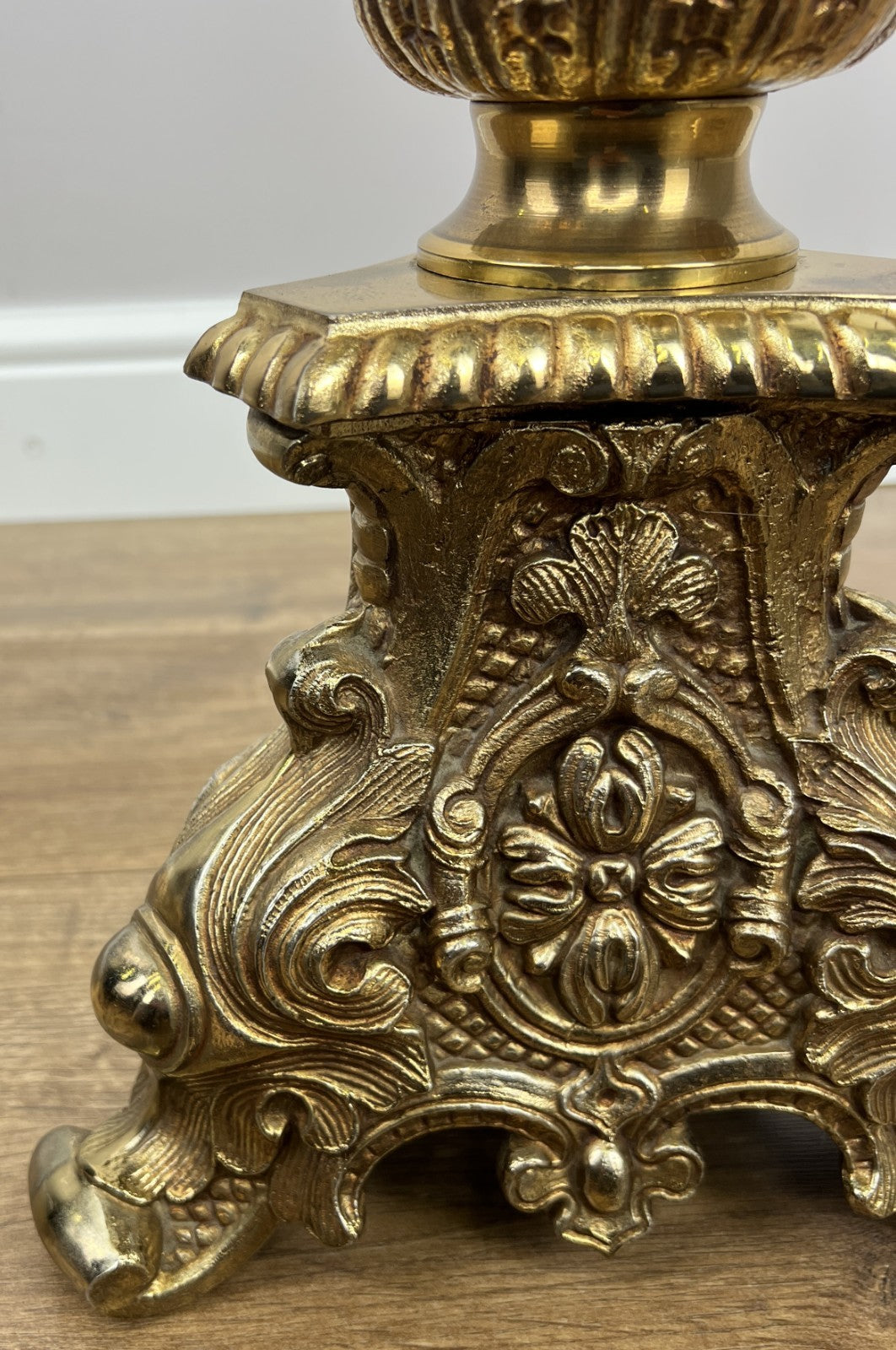 Floor Lamp Vintage French Style Standing Lamp Ornate with Tassel Shade LOT 607612