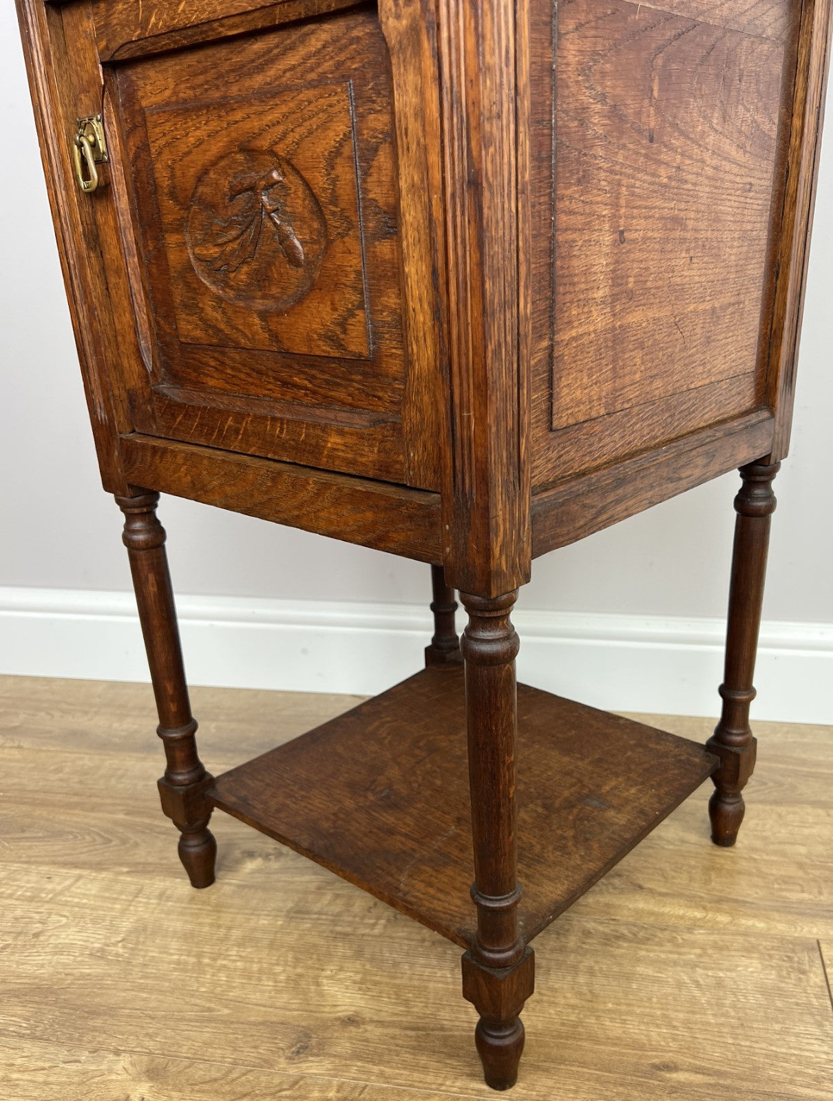 Bedside Table Antique French Style Oak Cabinet Carved Nightstand LOT 63937