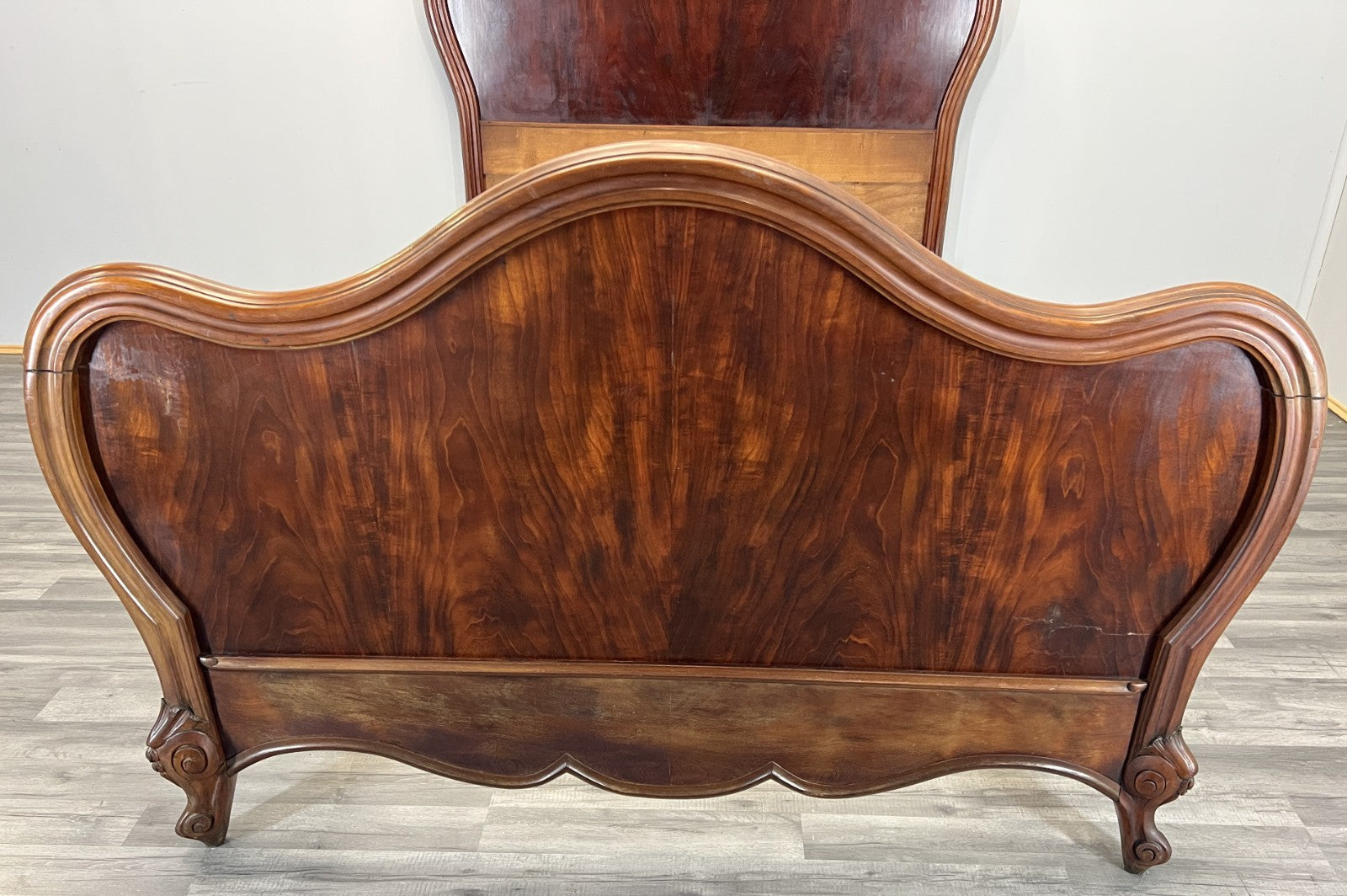 Bed Antique French Style Mahogany Double Bed Frame Carved Headboard LOT 47332