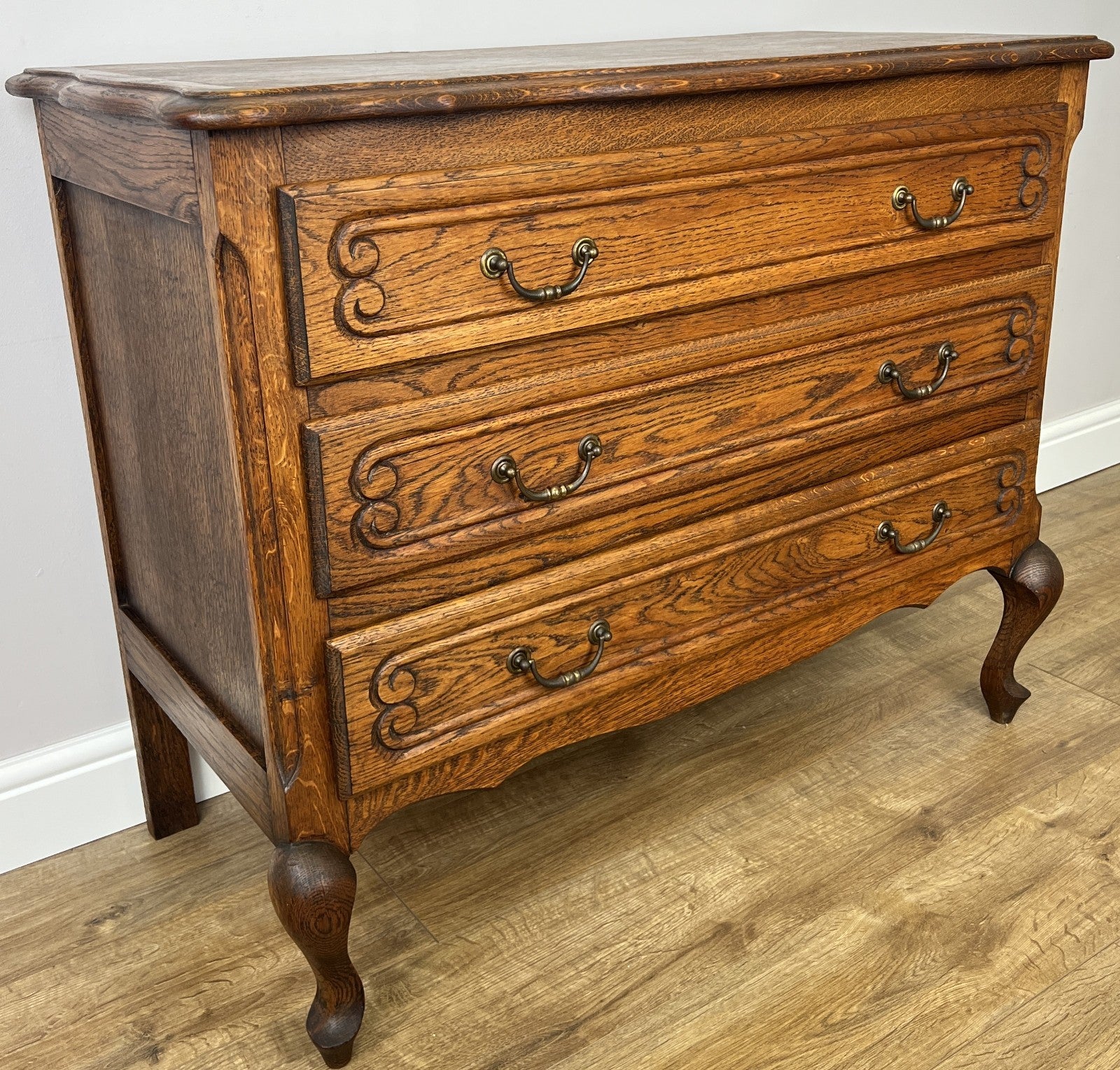 Chest of Drawers Vintage French Louis Oak 3 Drawers Carved Cabinet LOT 62701