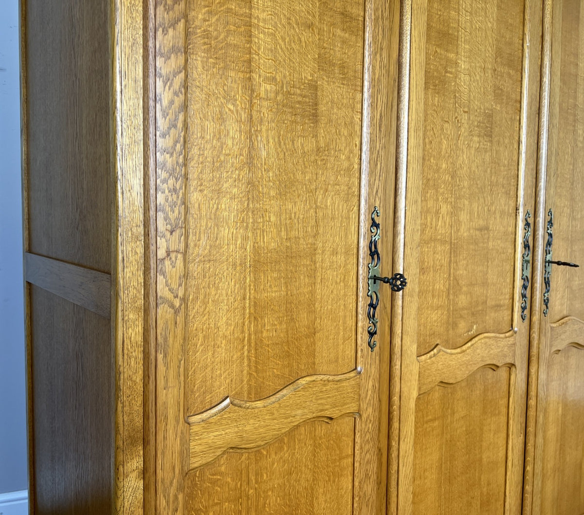 Wardrobe Vintage French Louis XVI Style Oak Four Door Carved Armoire LOT 6501