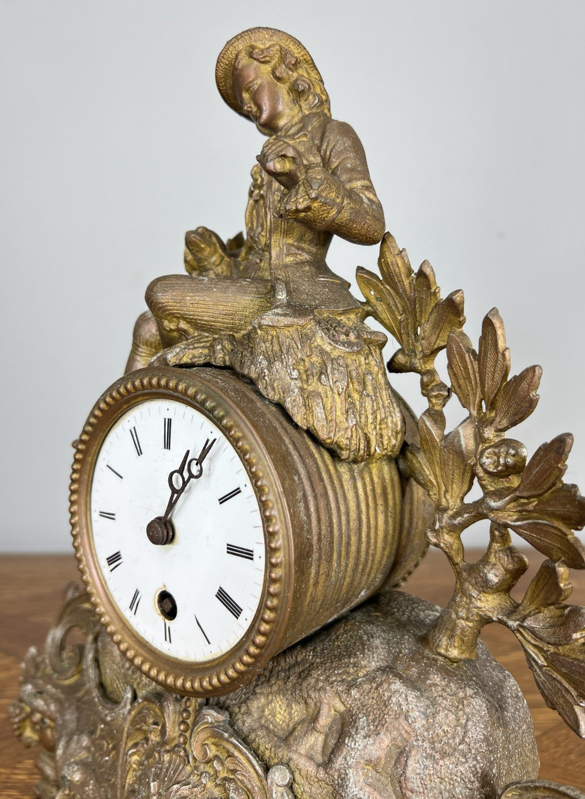 Clock Vintage French Style Mantel Clock with Matching Candelabras Set LOT 46807