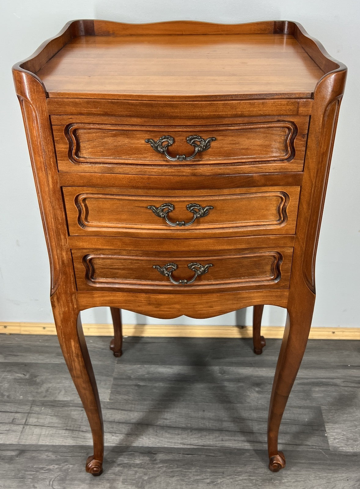 Pair of Bedside Tables Vintage French Louis Carved Nightstands Cabinets LOT 44272