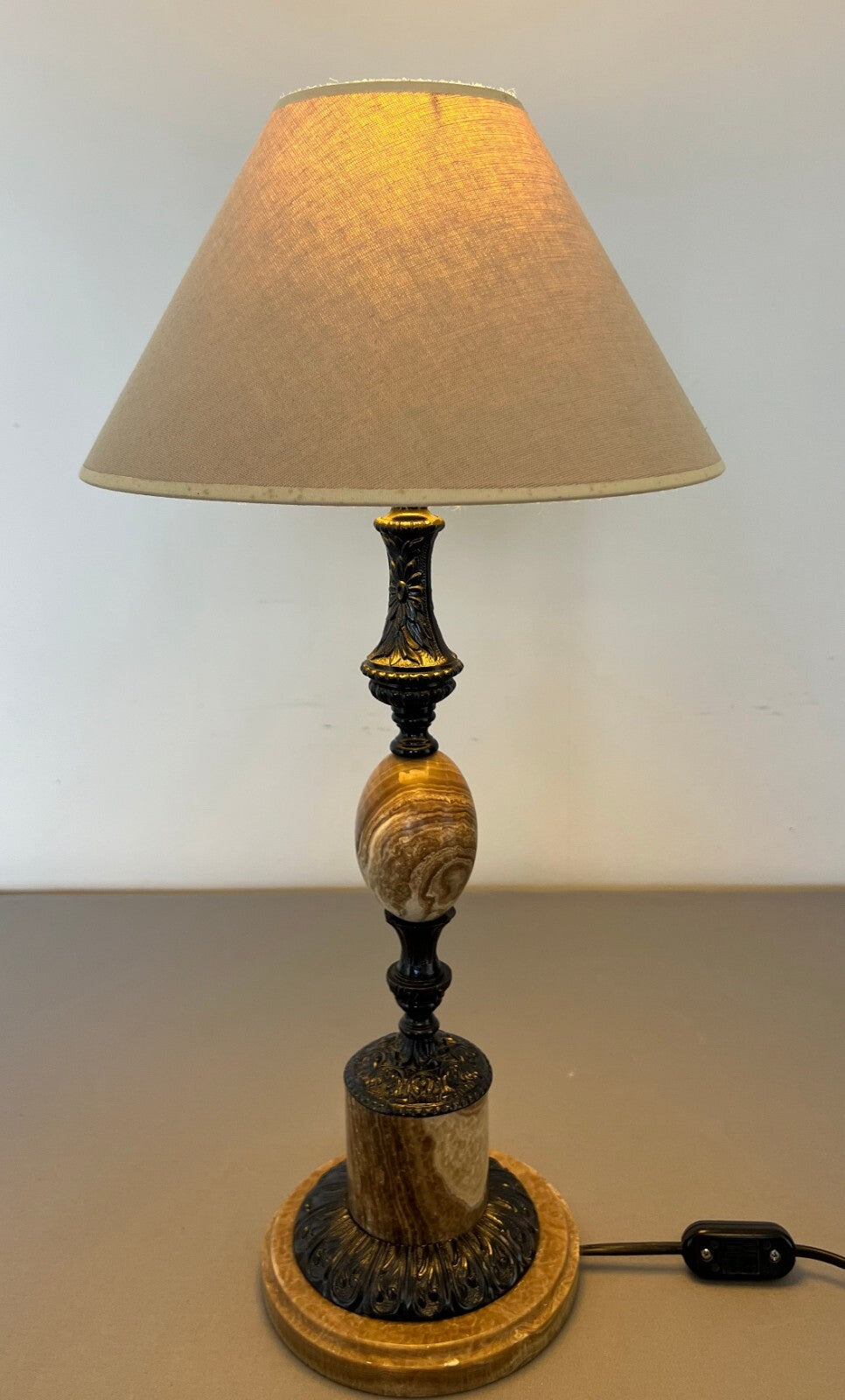 Table Lamp Vintage French Style Ceramic Brass Lamp with Shade LOT 50792